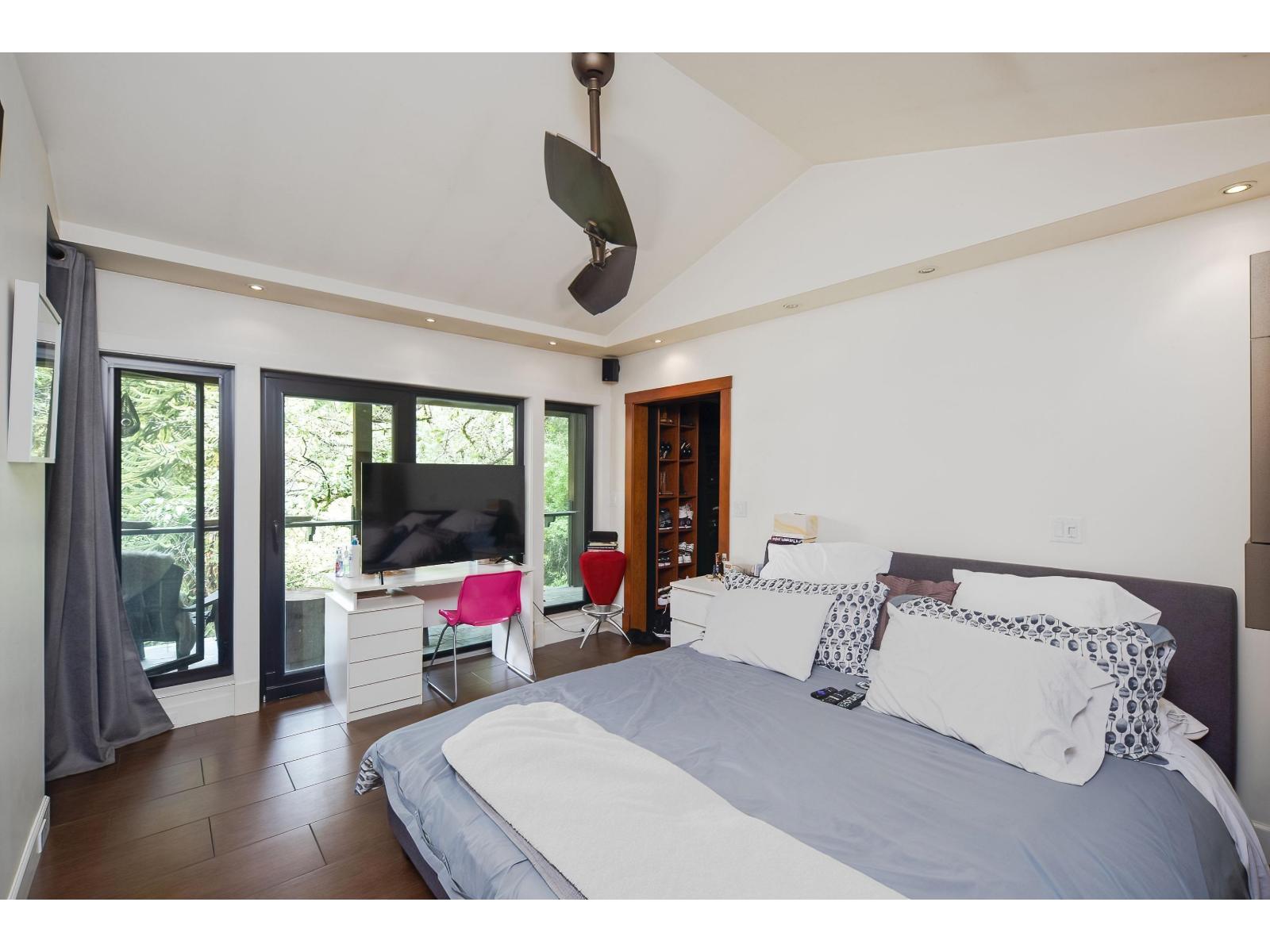 14275 28 Avenue Property Photo 10