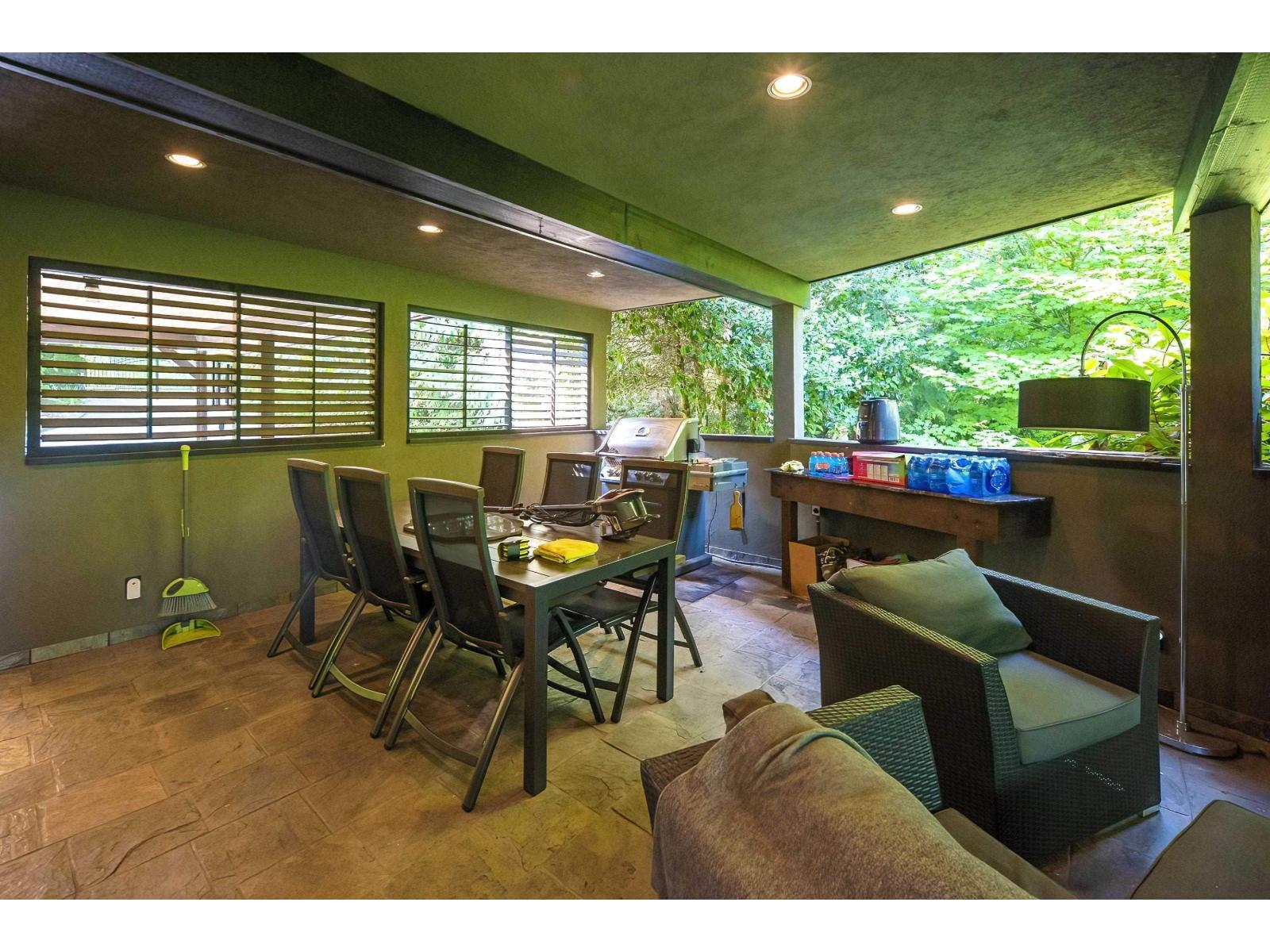 14275 28 Avenue Property Photo 11