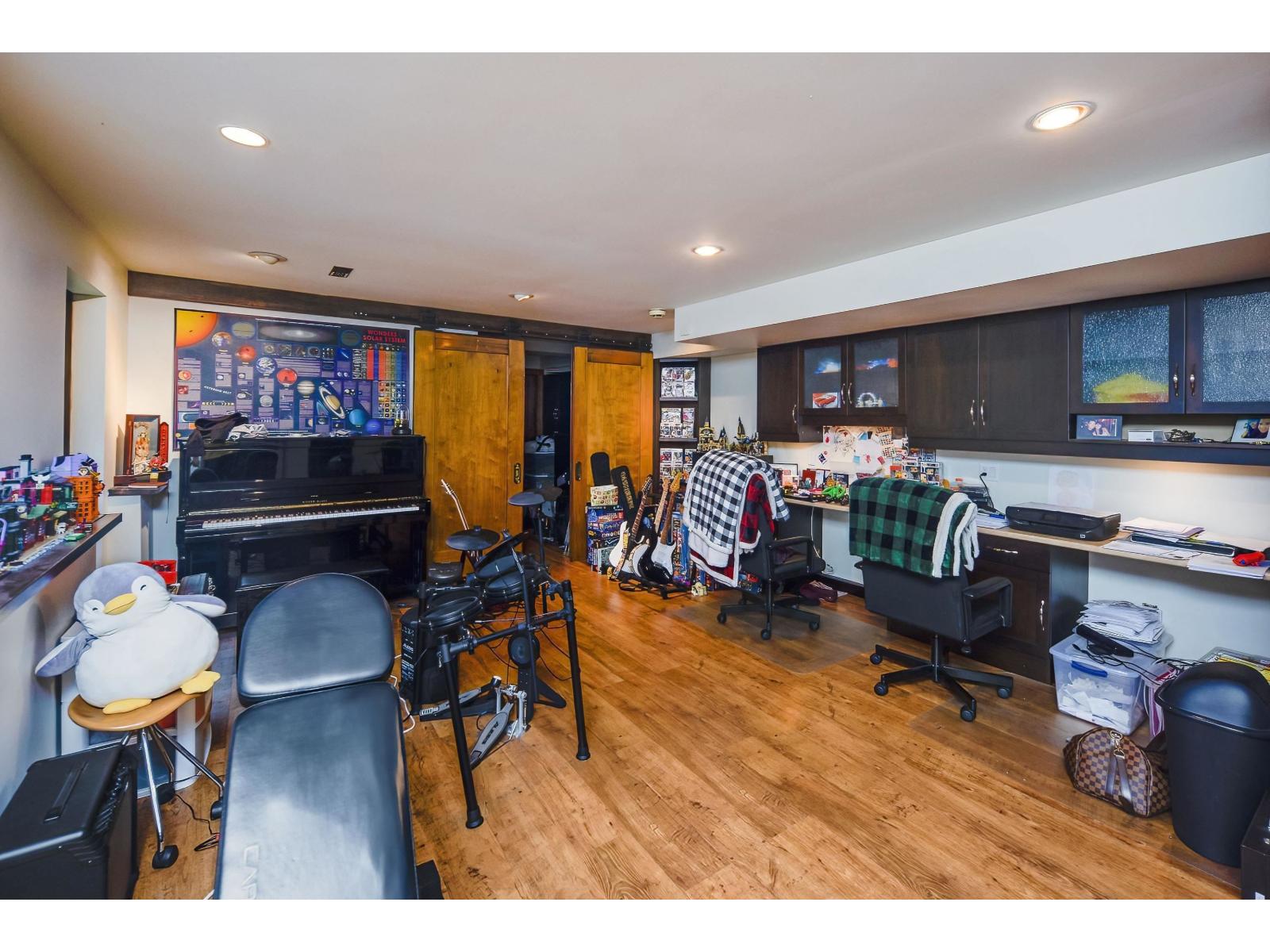 14275 28 Avenue Property Photo 13