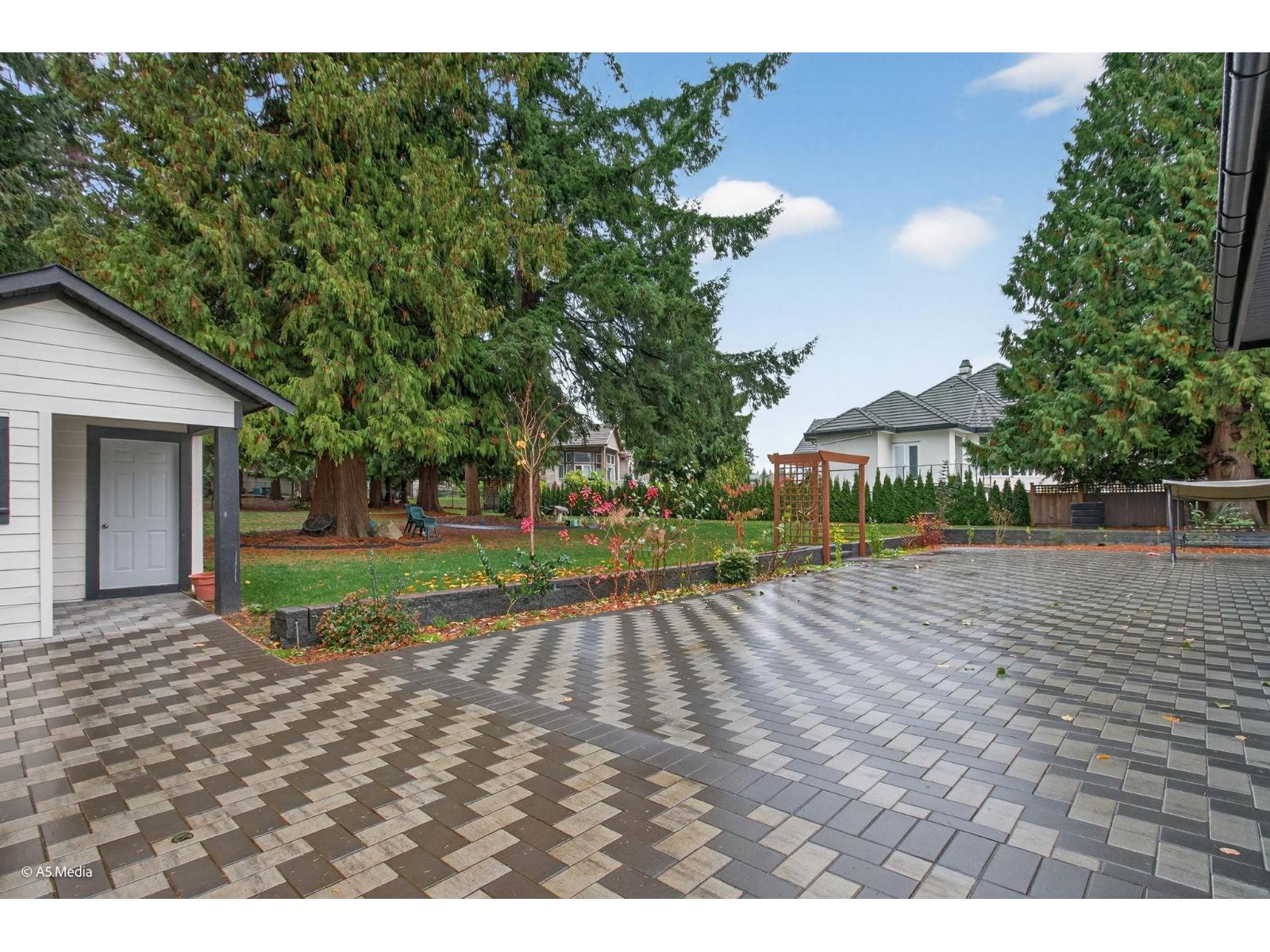 12673 54 Avenue Property Photo 6
