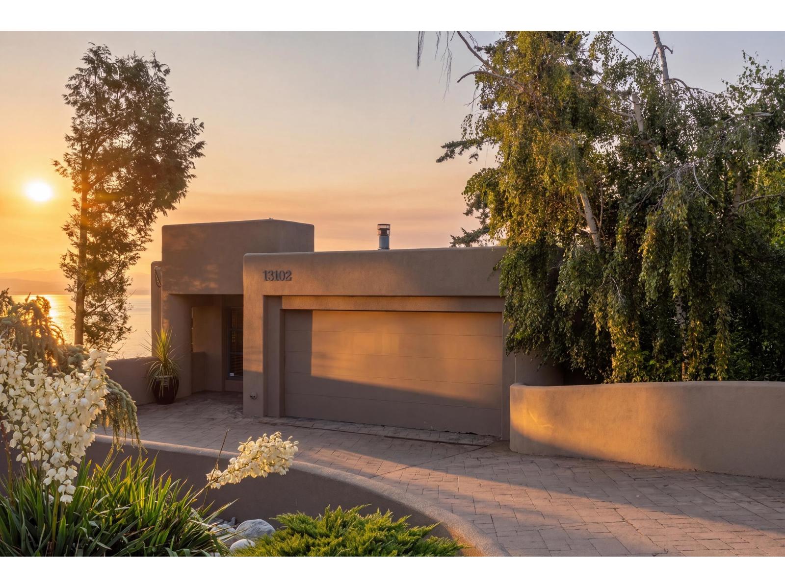 13102 13 Avenue Property Photo 1