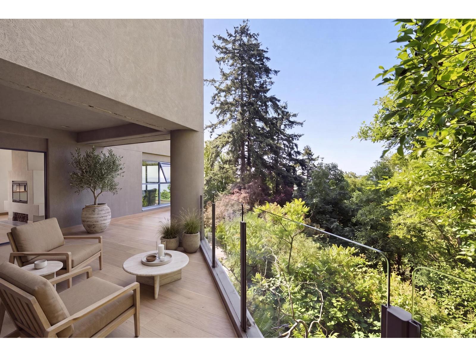13102 13 Avenue Property Photo 9
