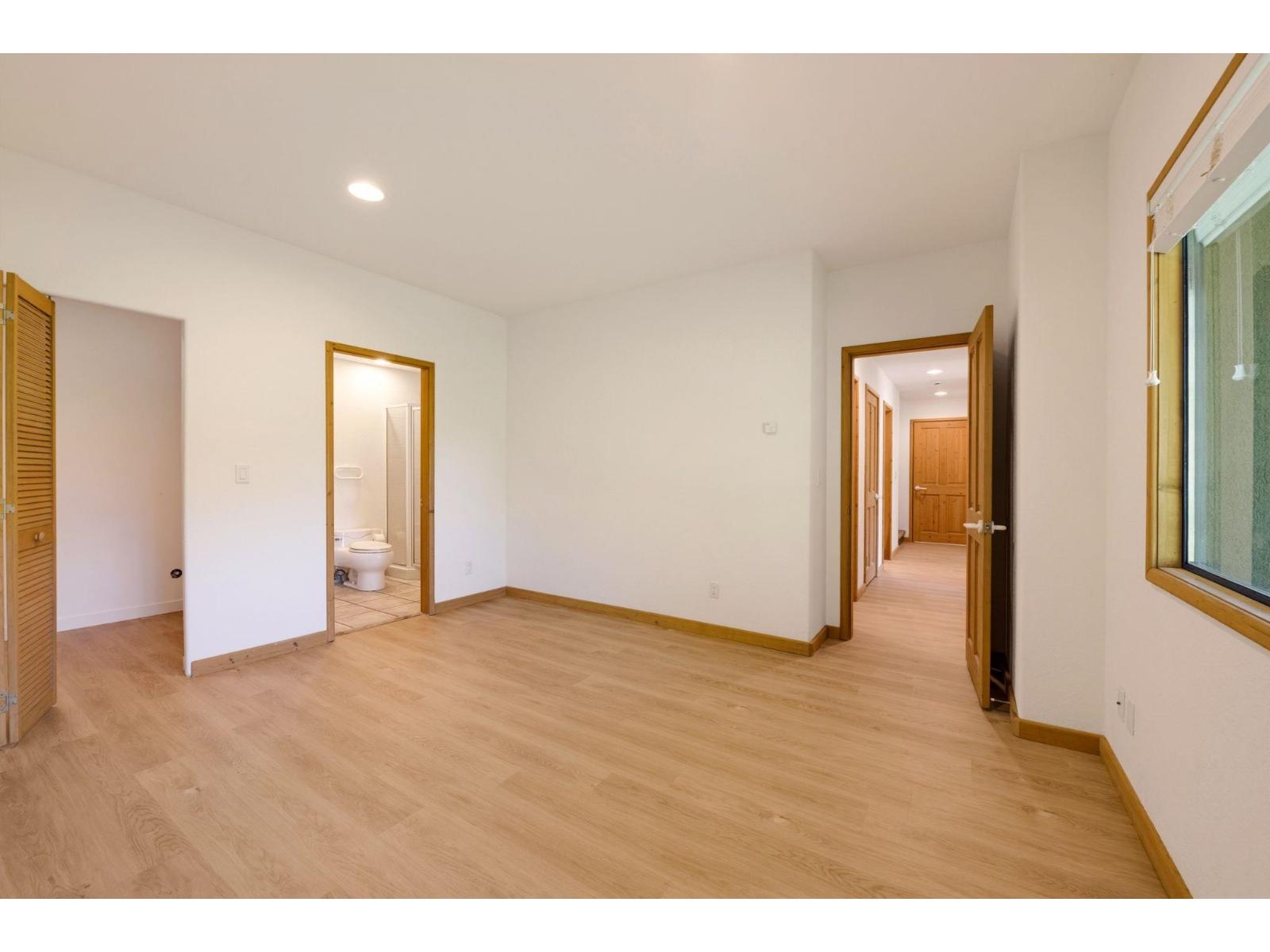 13102 13 Avenue Property Photo 23