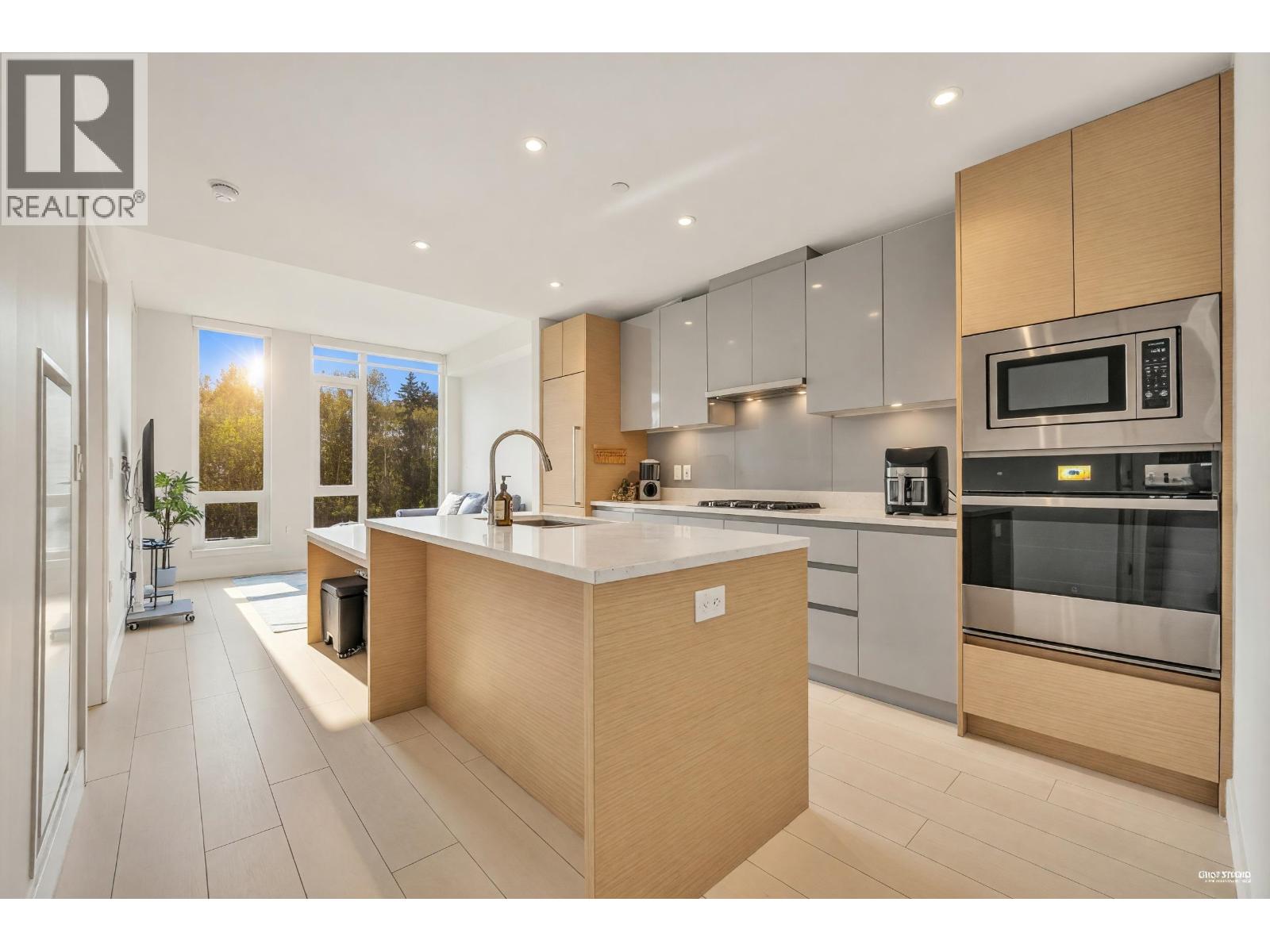 512 3538 SAWMILL CRESCENT Property Photo 1