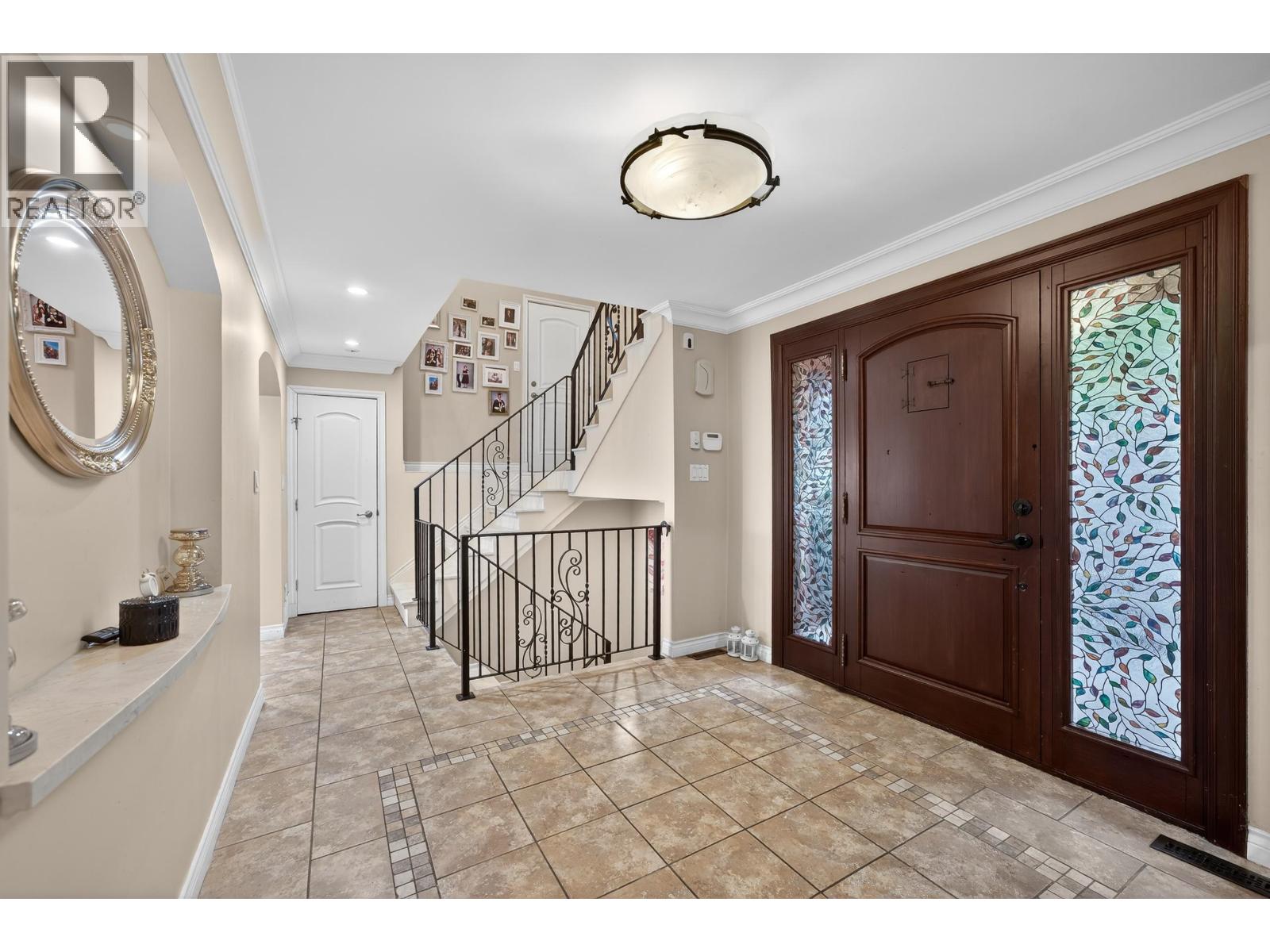 1375 Burnside Road Property Photo 6