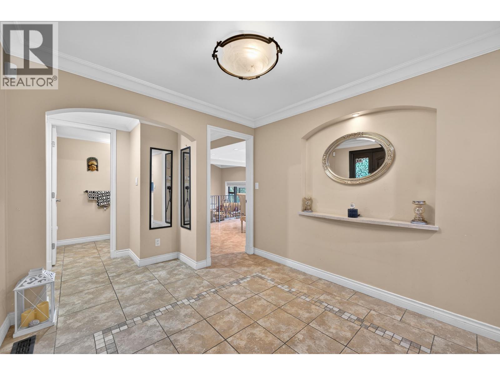 1375 Burnside Road Property Photo 7