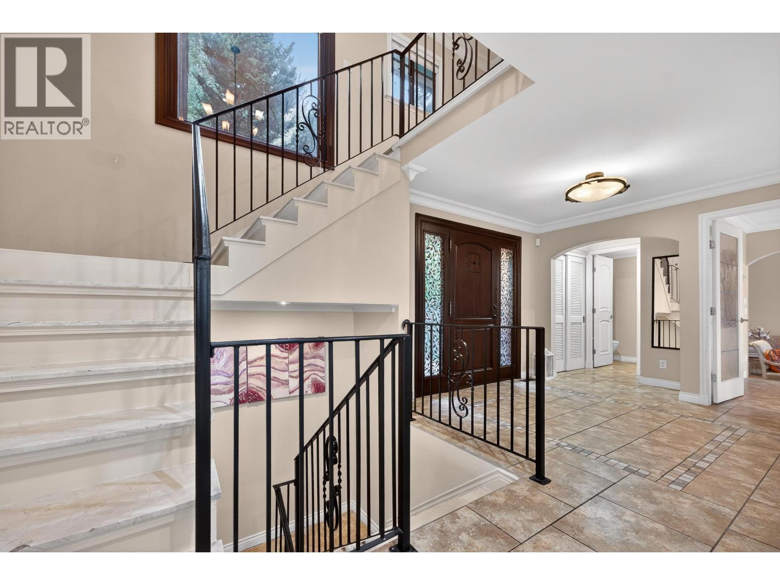 1375 Burnside Road Property Photo 8