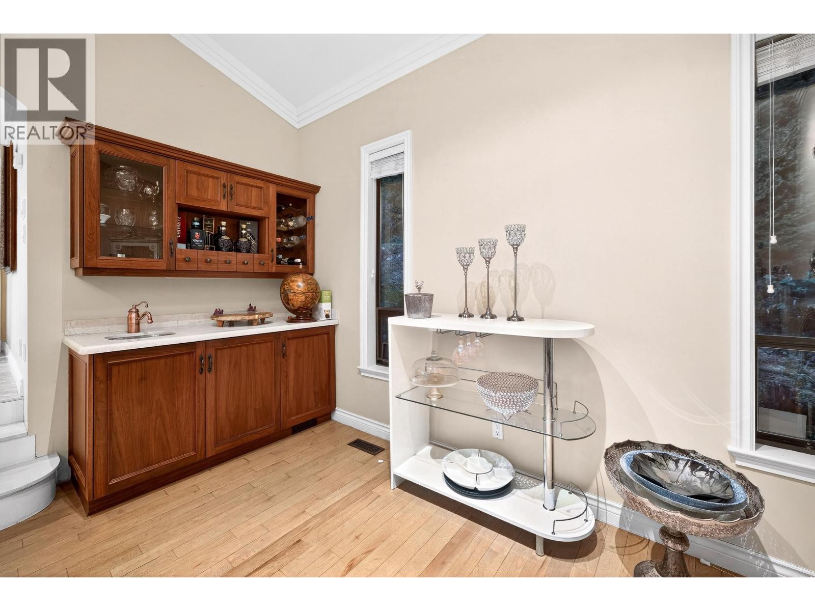 1375 Burnside Road Property Photo 16