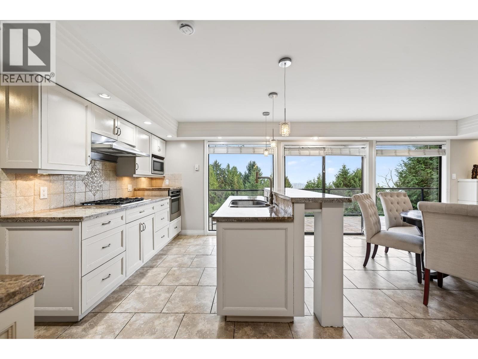1375 Burnside Road Property Photo 18