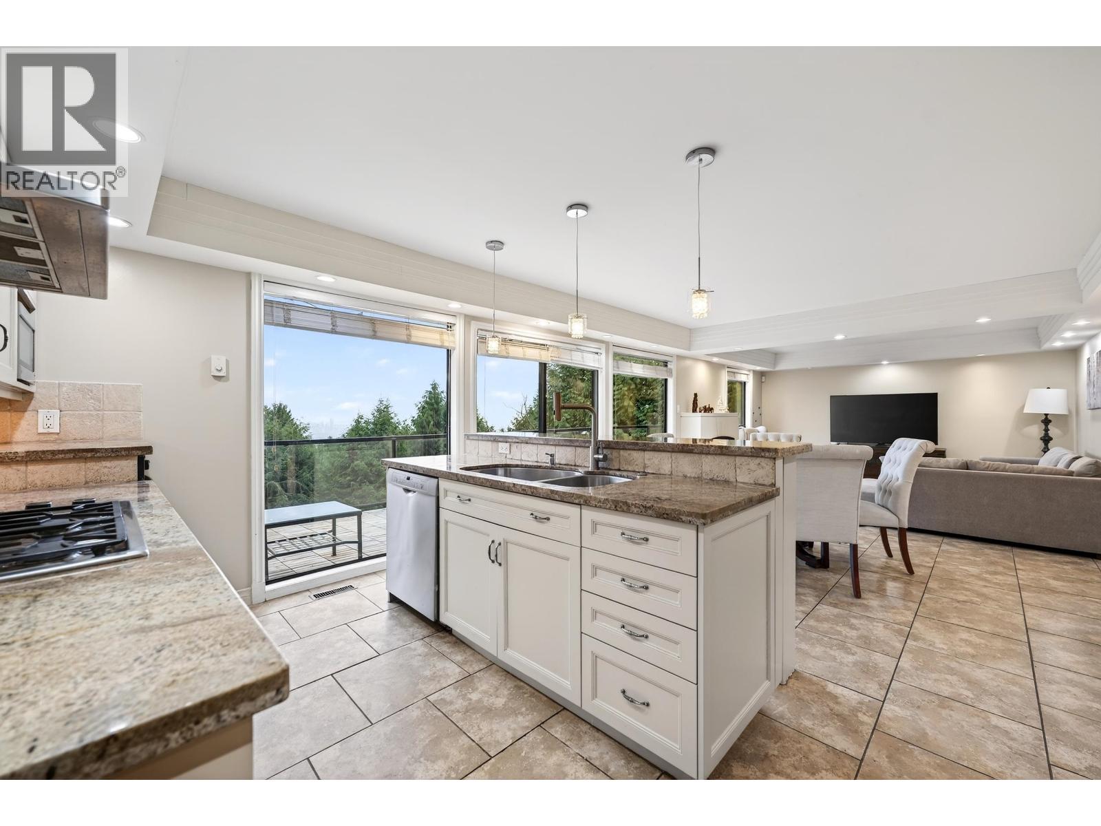 1375 Burnside Road Property Photo 19