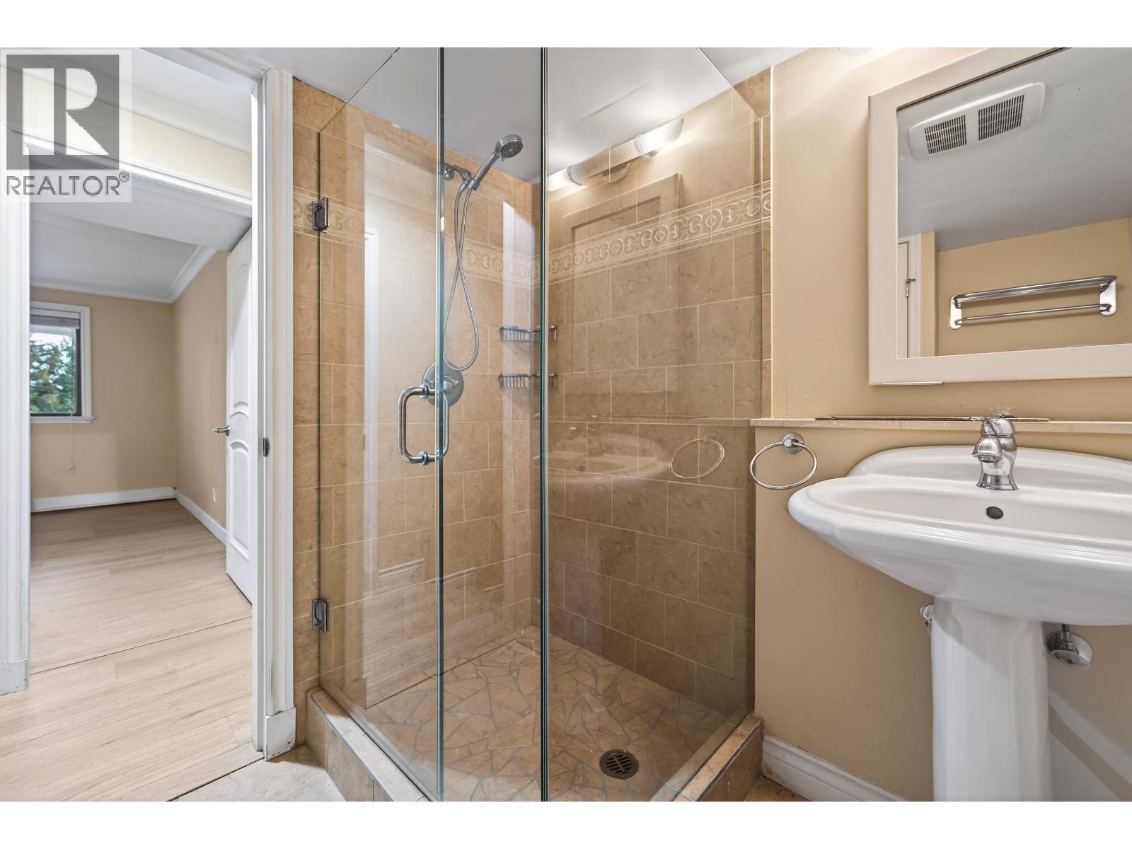1375 Burnside Road Property Photo 30