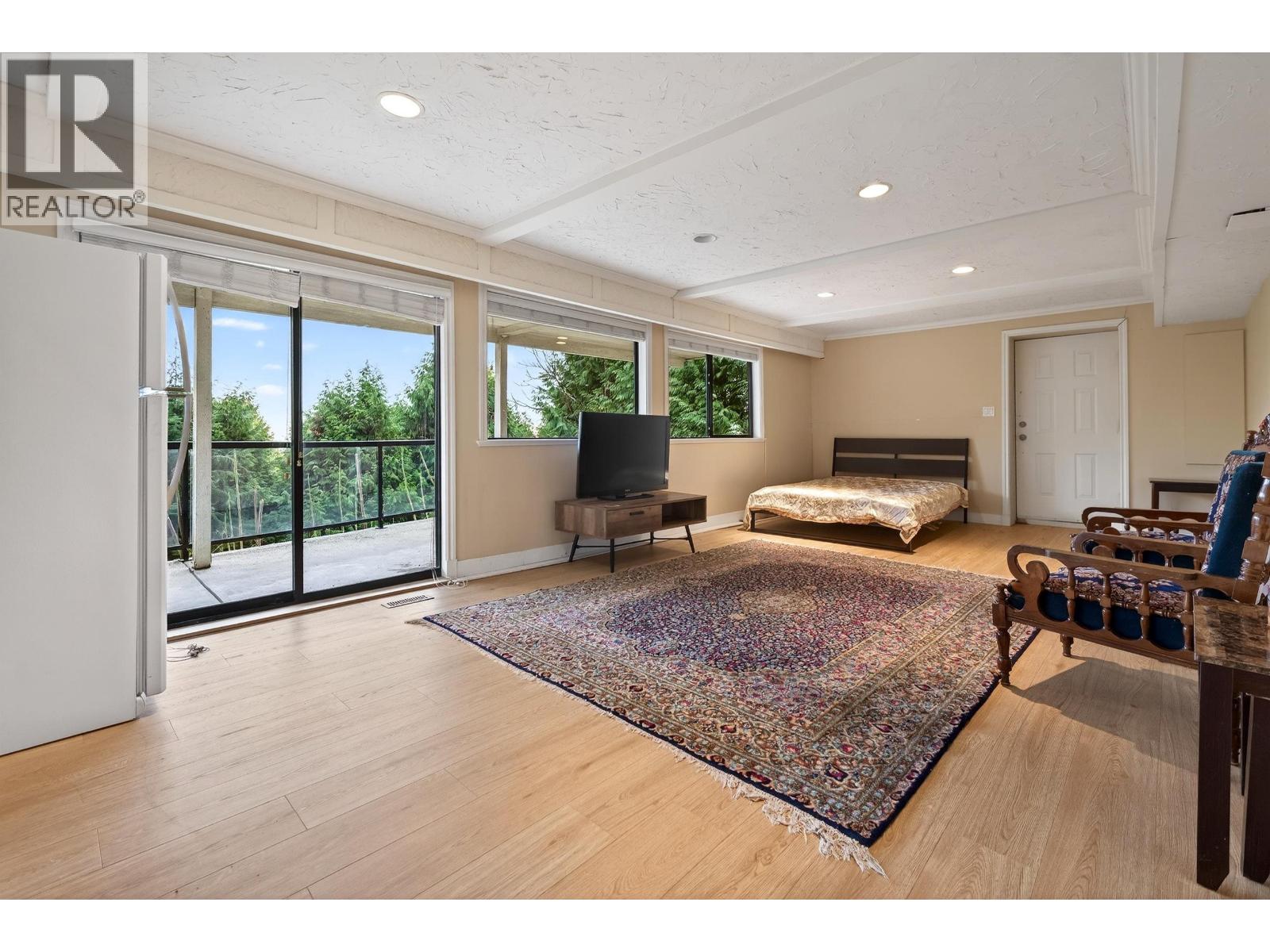 1375 Burnside Road Property Photo 31