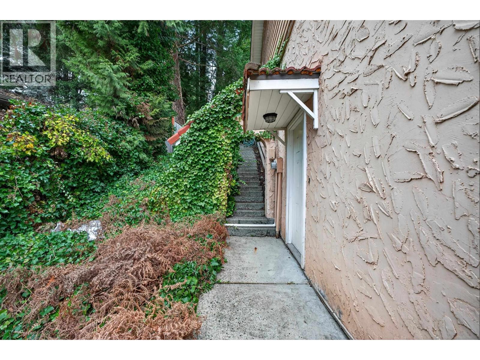 1375 Burnside Road Property Photo 34