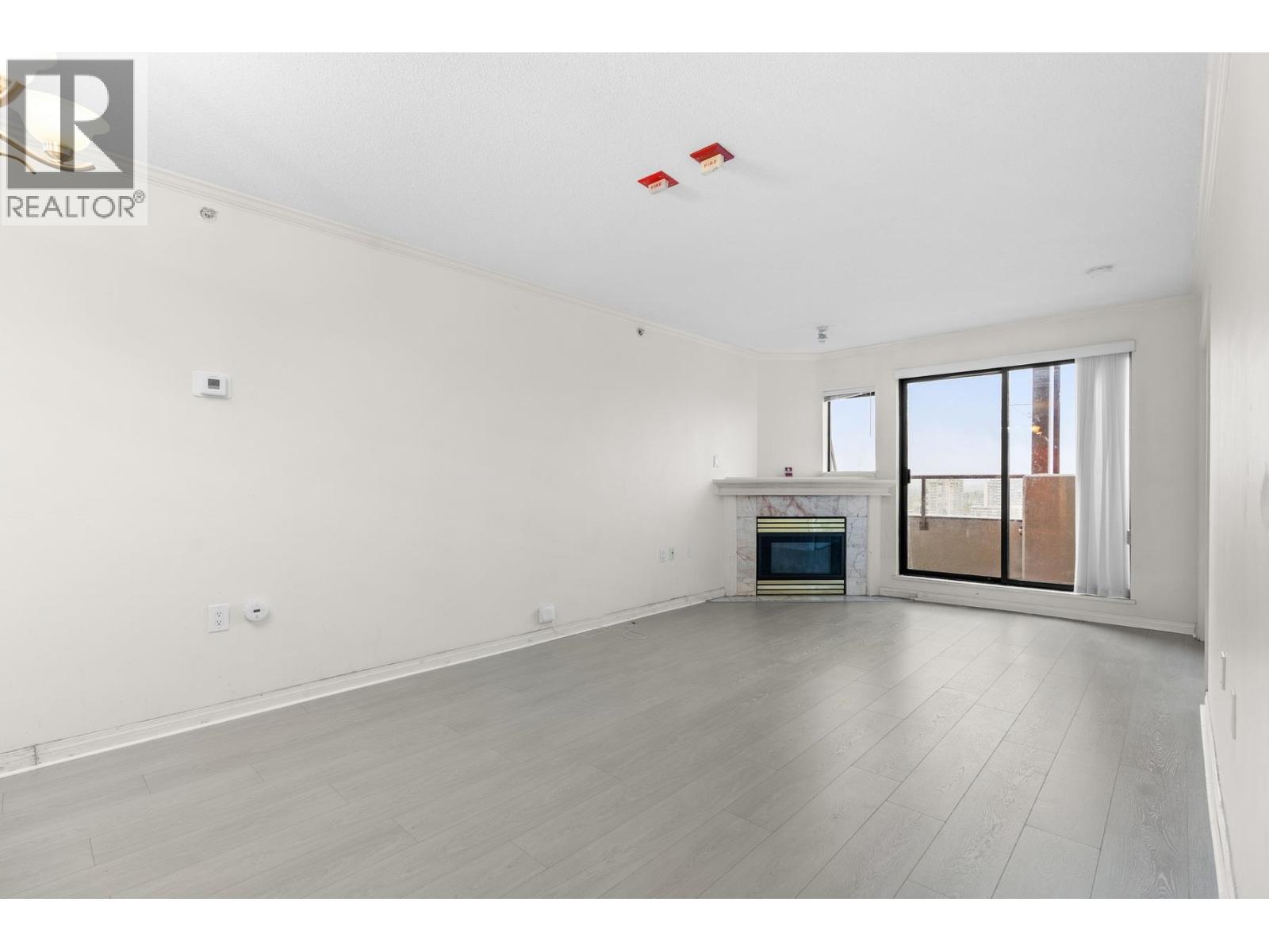1605 6611 Cooney Road Property Photo 6