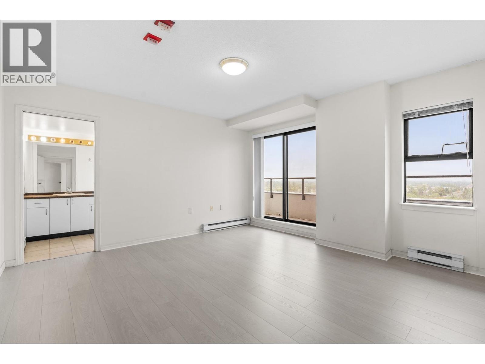 1605 6611 Cooney Road Property Photo 13