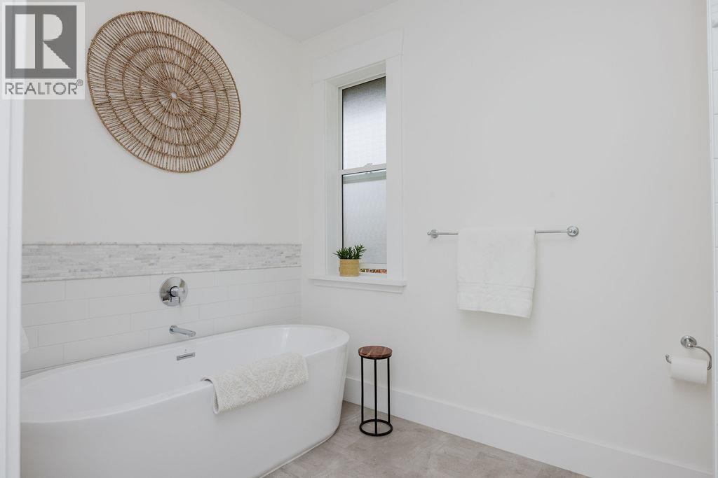 6889 Island View Road Property Photo 19