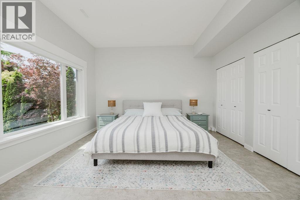 6889 Island View Road Property Photo 33