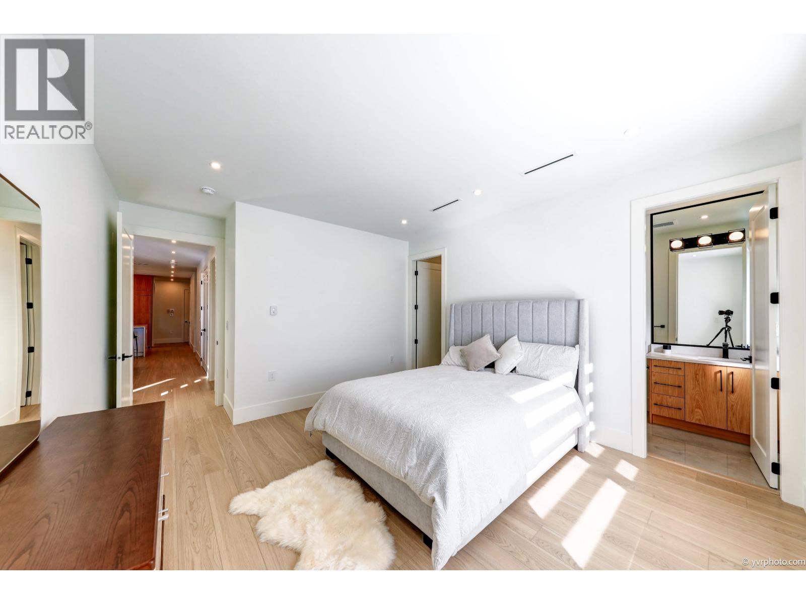 10460 Williams Road Property Photo 3