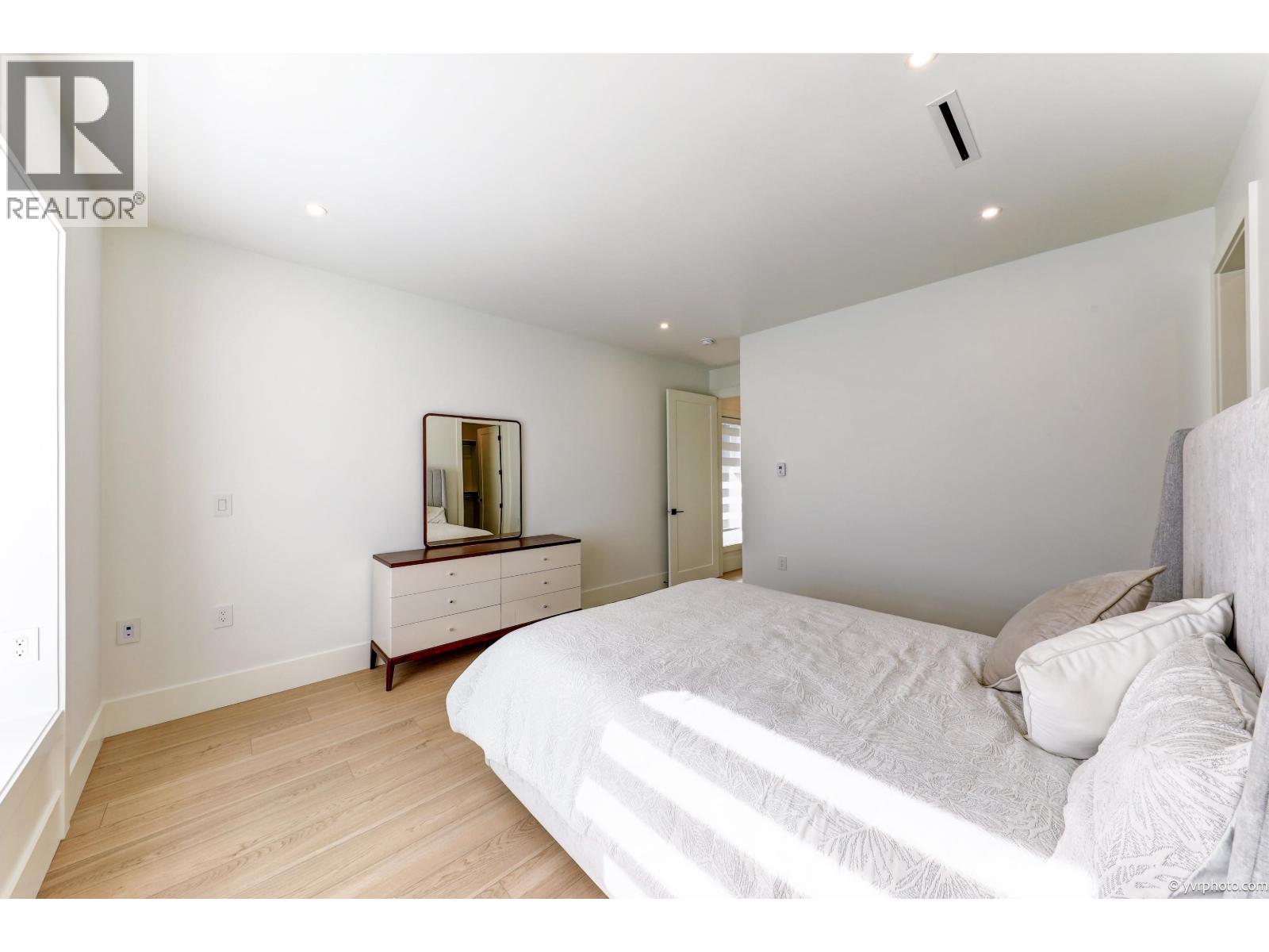 10460 Williams Road Property Photo 4