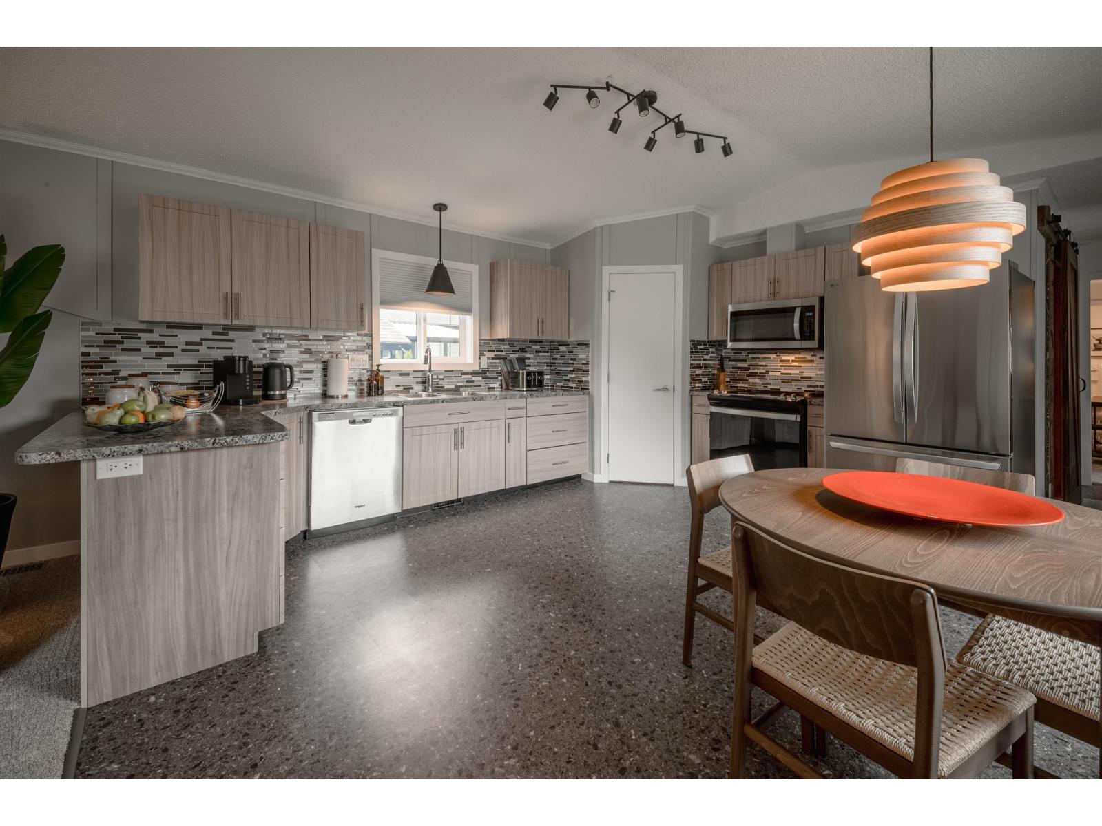 59060 Lougheed Highway #43 Property Photo 6