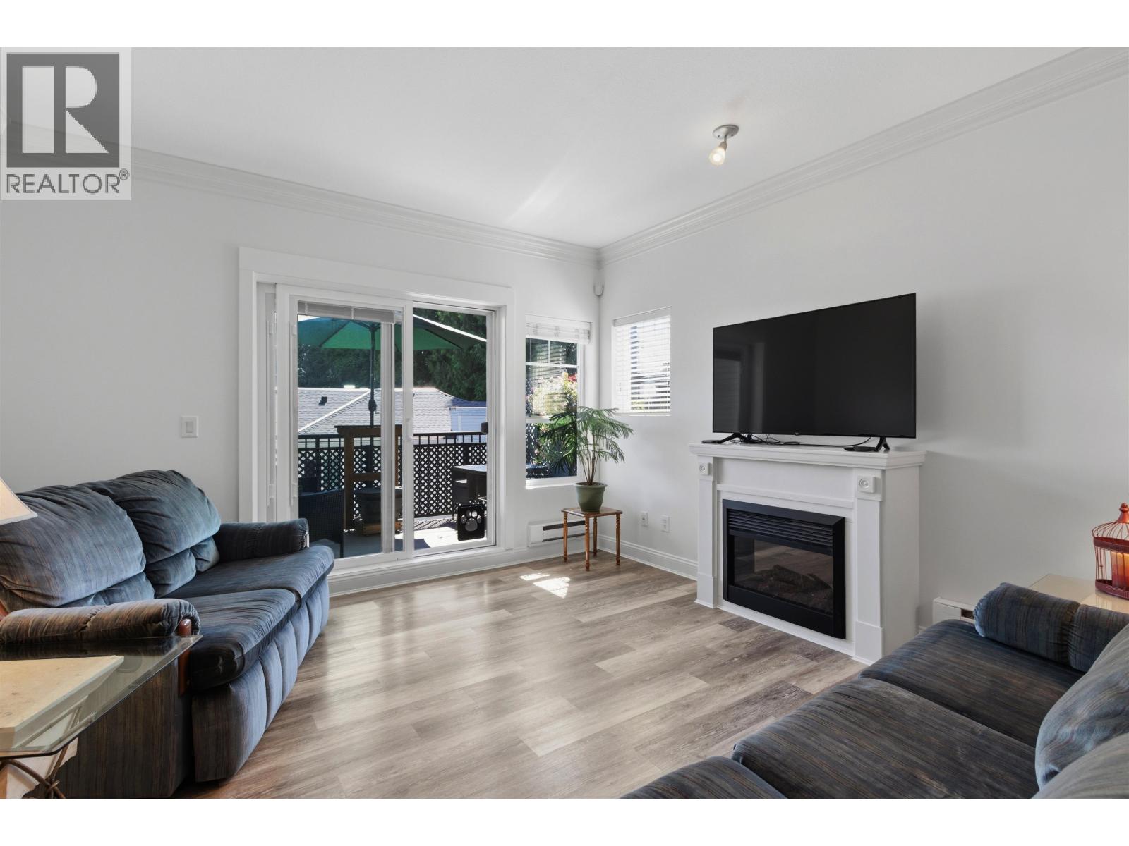 411 22150 Dewdney Trunk Road Property Photo 3