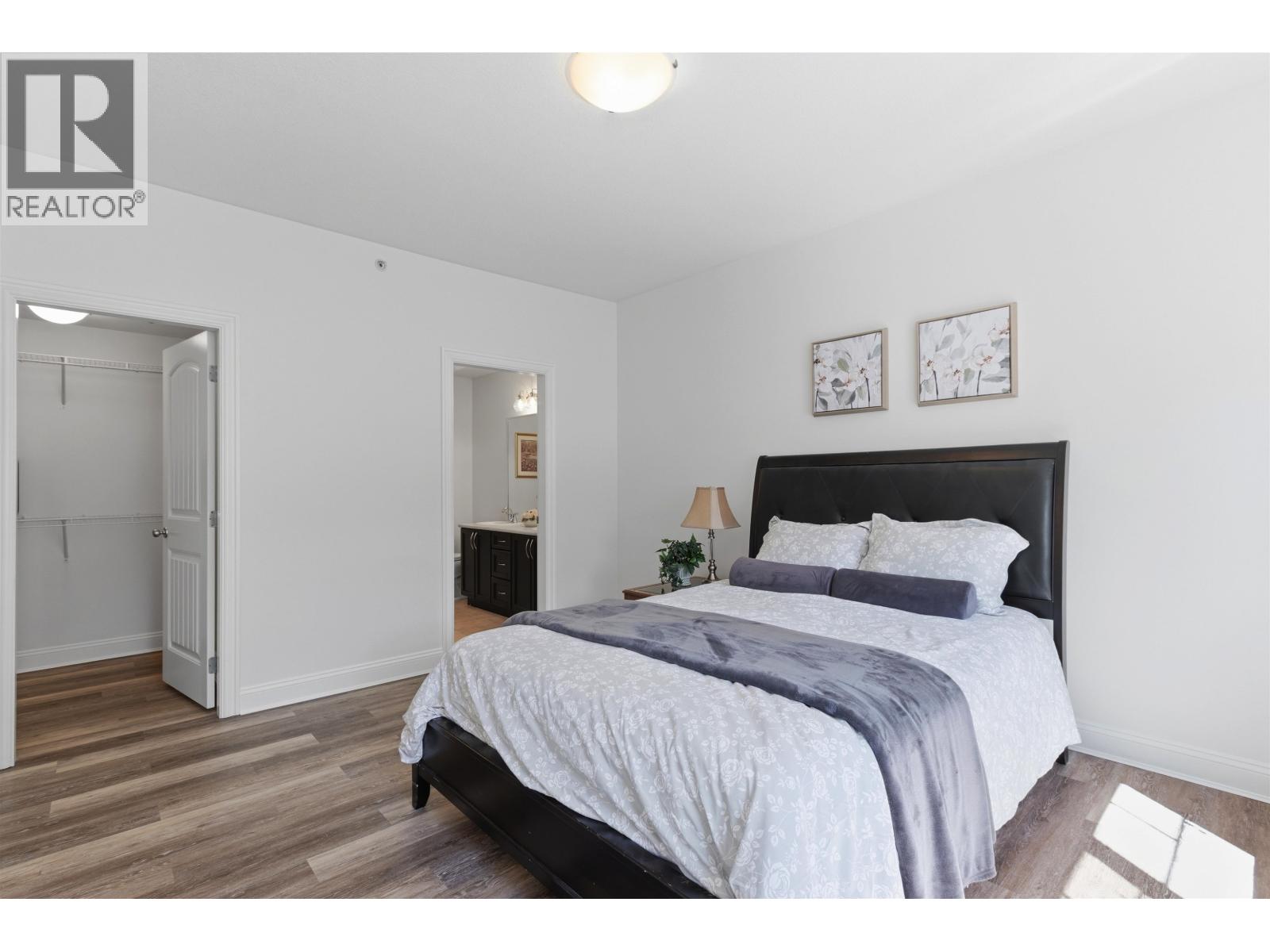 411 22150 Dewdney Trunk Road Property Photo 11
