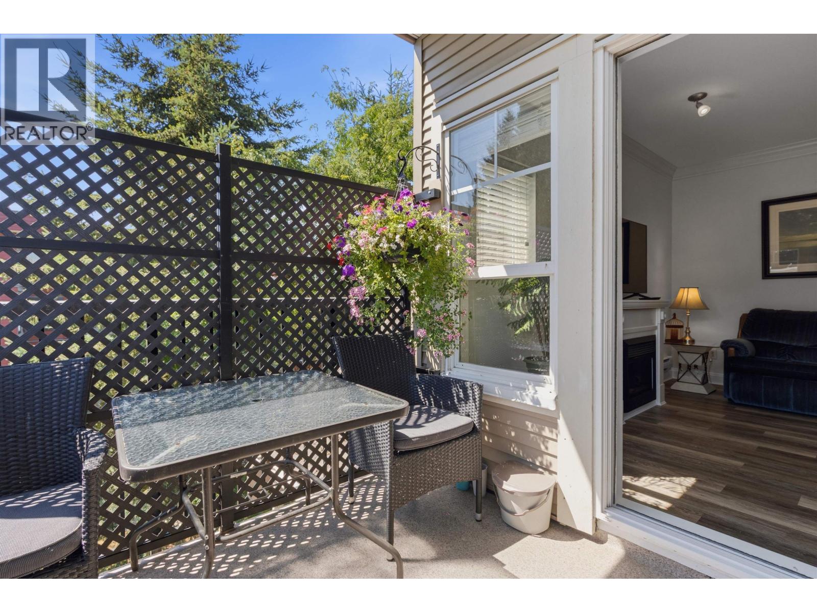 411 22150 Dewdney Trunk Road Property Photo 25