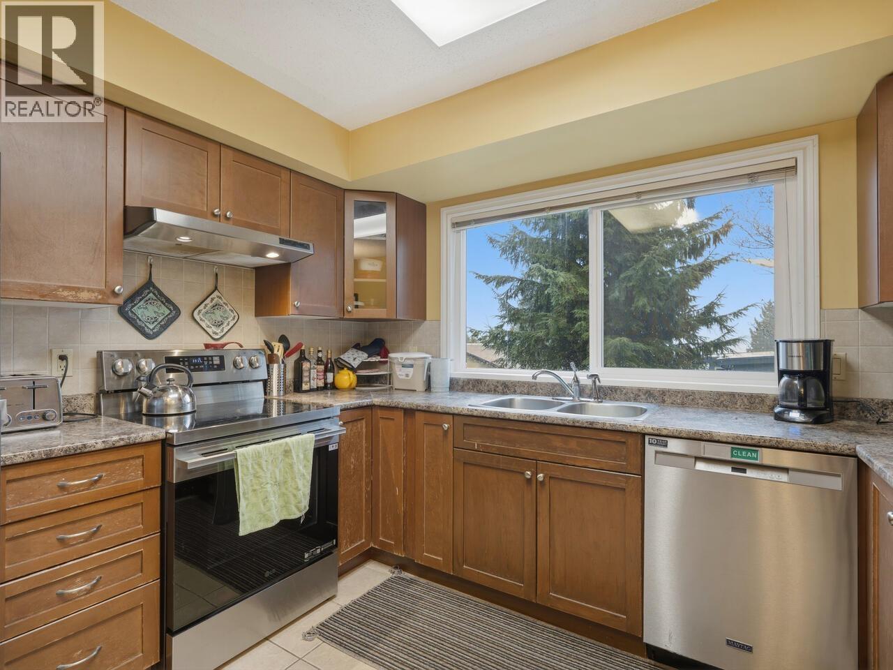 3183 Beacon Drive Property Photo 4