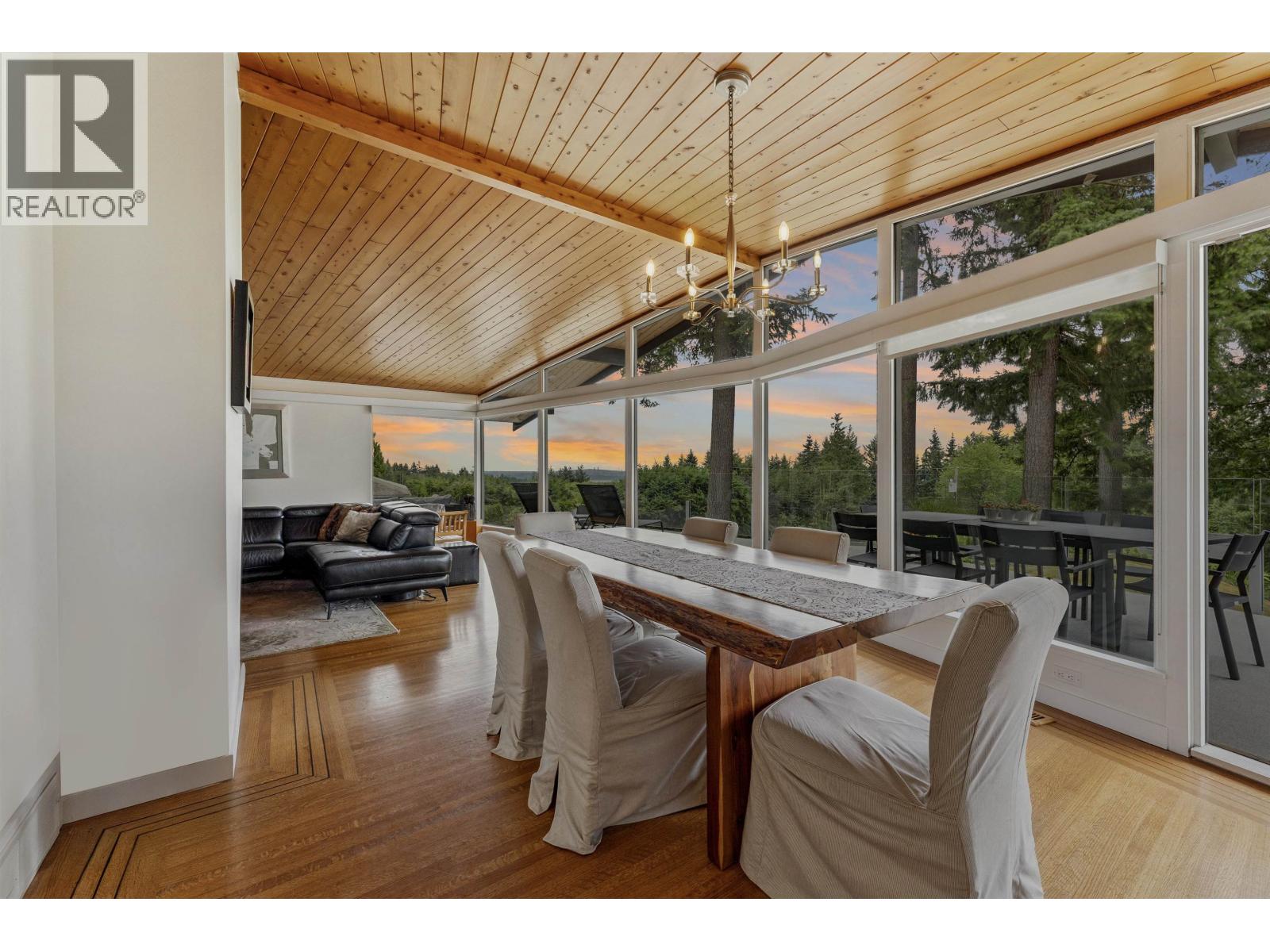 4375 Woodcrest Road Property Photo 9