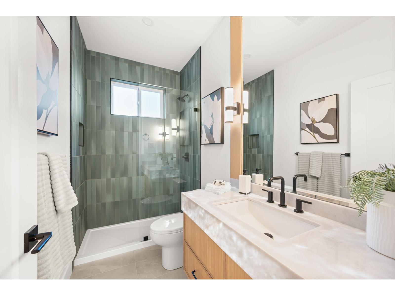 1 2491 Lynden Street Property Photo 25