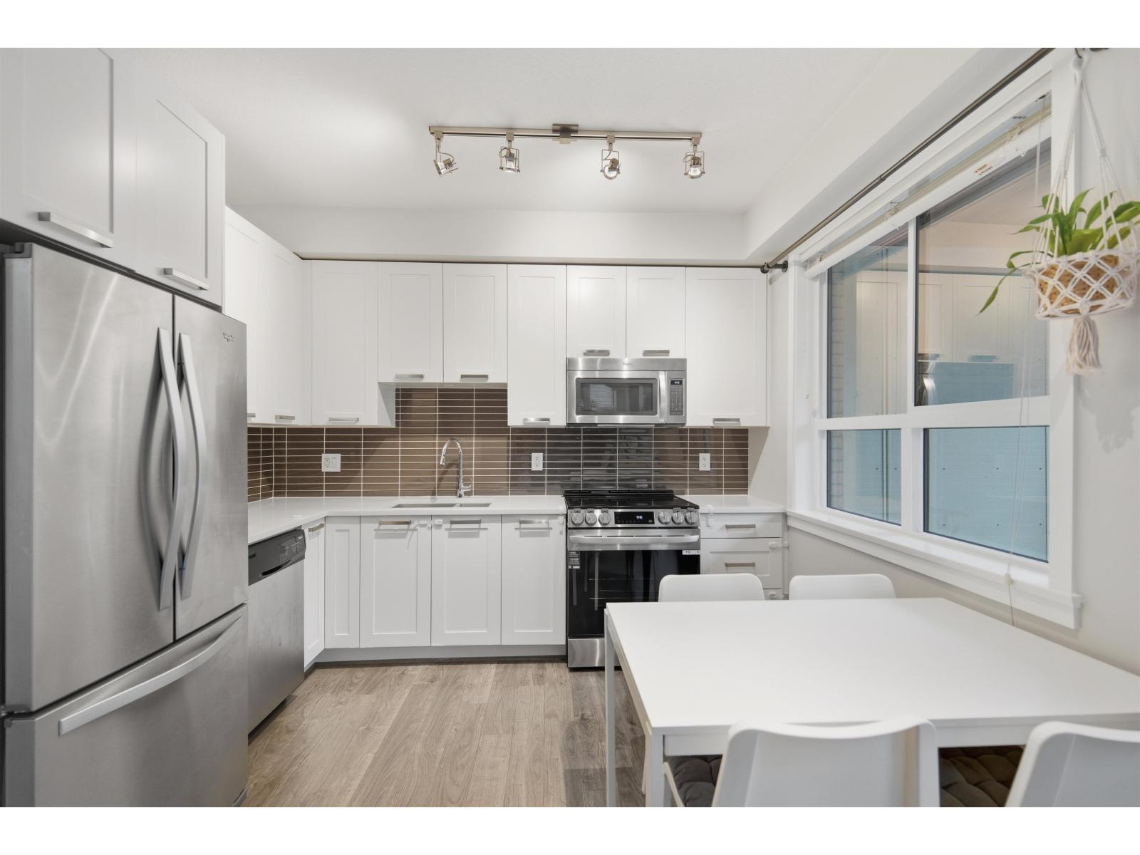 206 15388 105 Avenue Property Photo 5