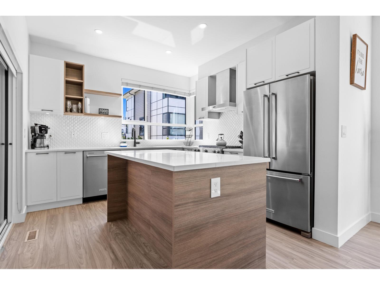 96 20150 81 AVENUE Property Photo 1