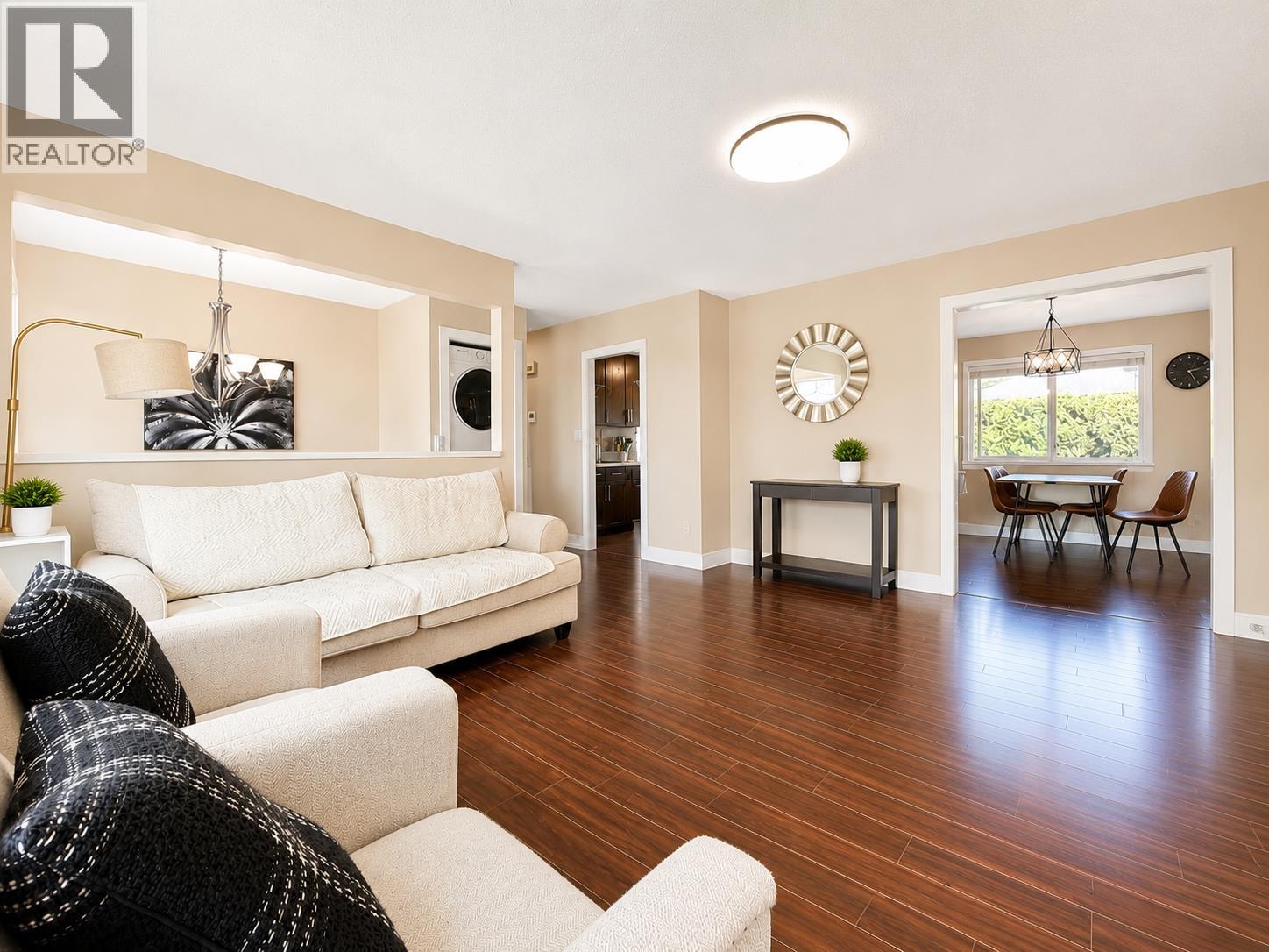 443 Mundy Street Property Photo 8