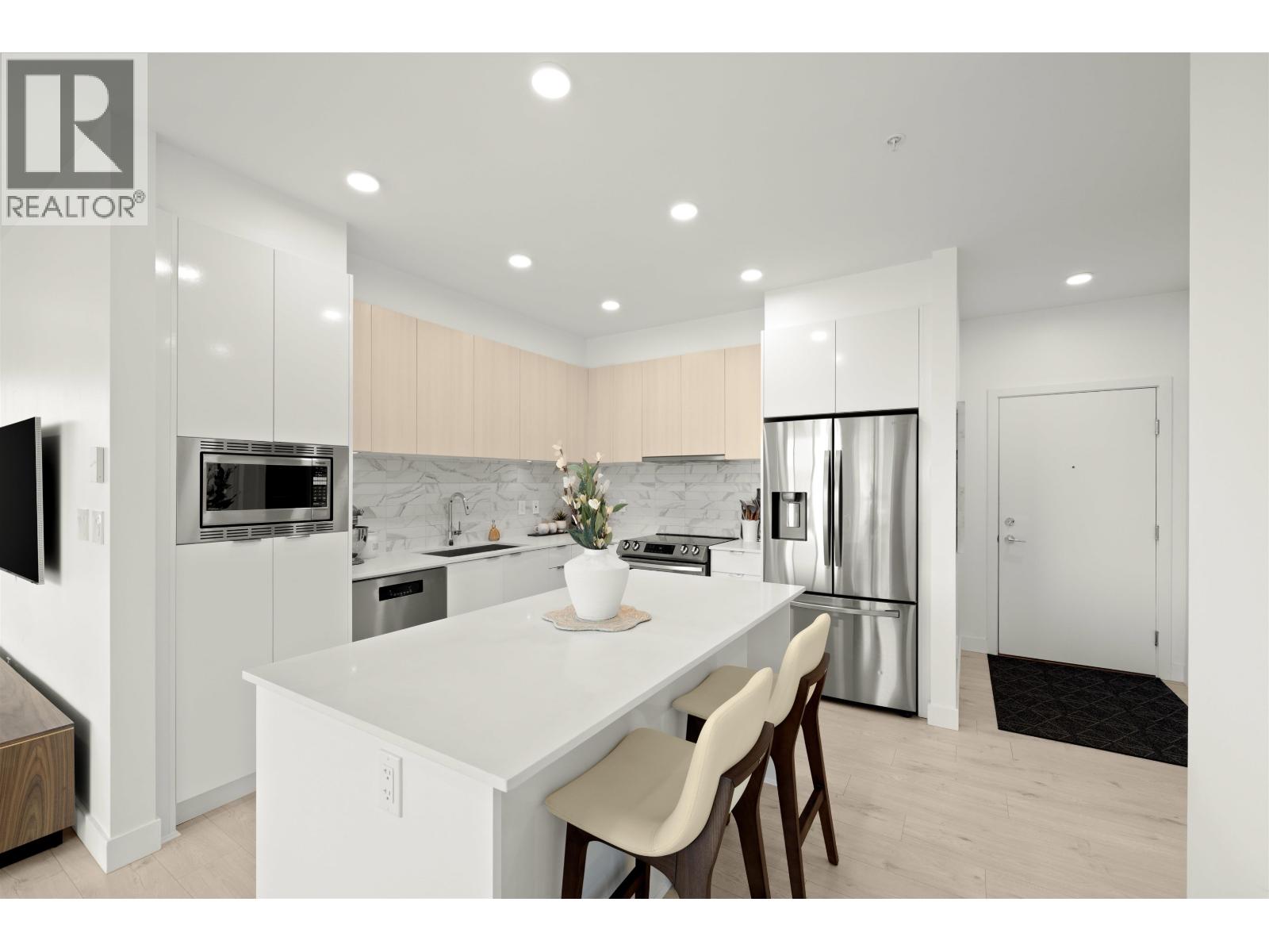 219 1792 Starling Drive Property Photo 1