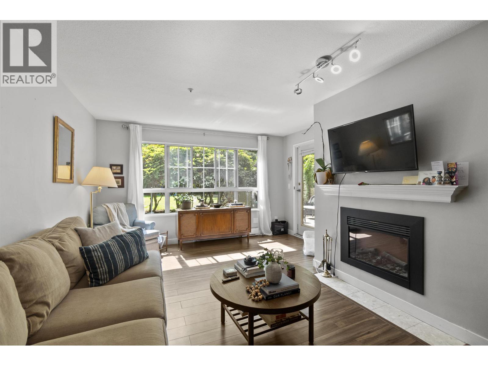 112 2970 Princess Crescent Property Photo 3