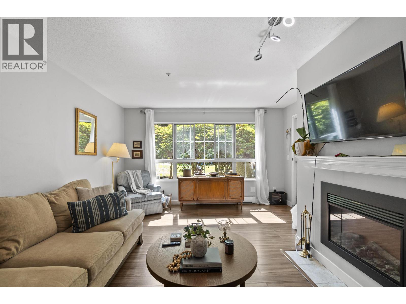 112 2970 Princess Crescent Property Photo 4
