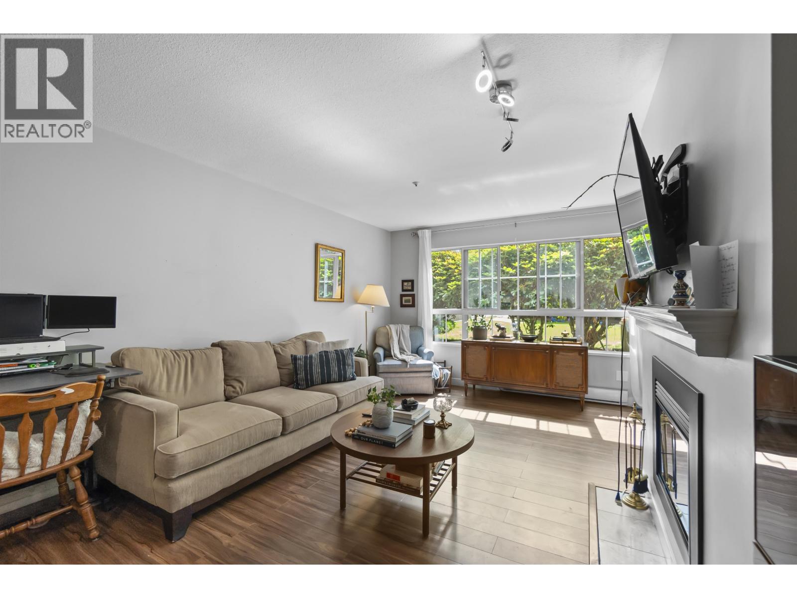 112 2970 Princess Crescent Property Photo 5
