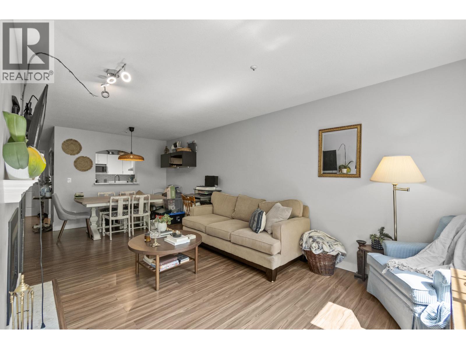 112 2970 Princess Crescent Property Photo 8