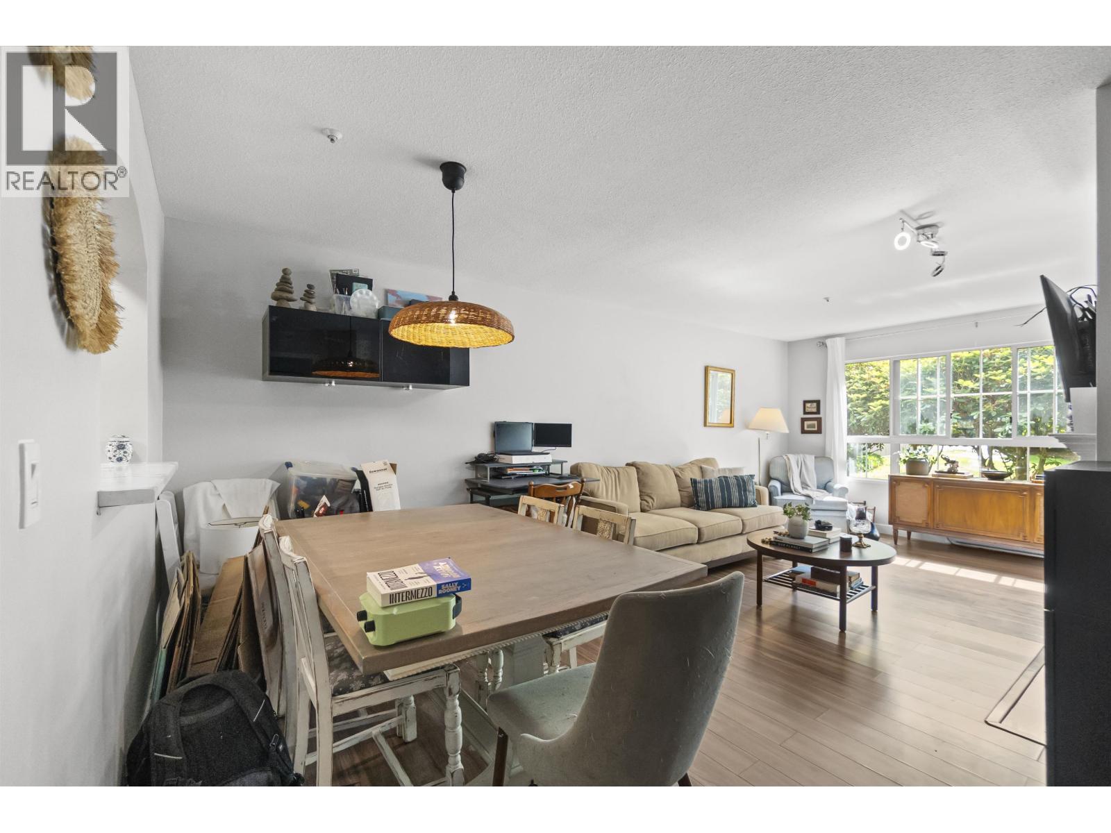 112 2970 Princess Crescent Property Photo 12