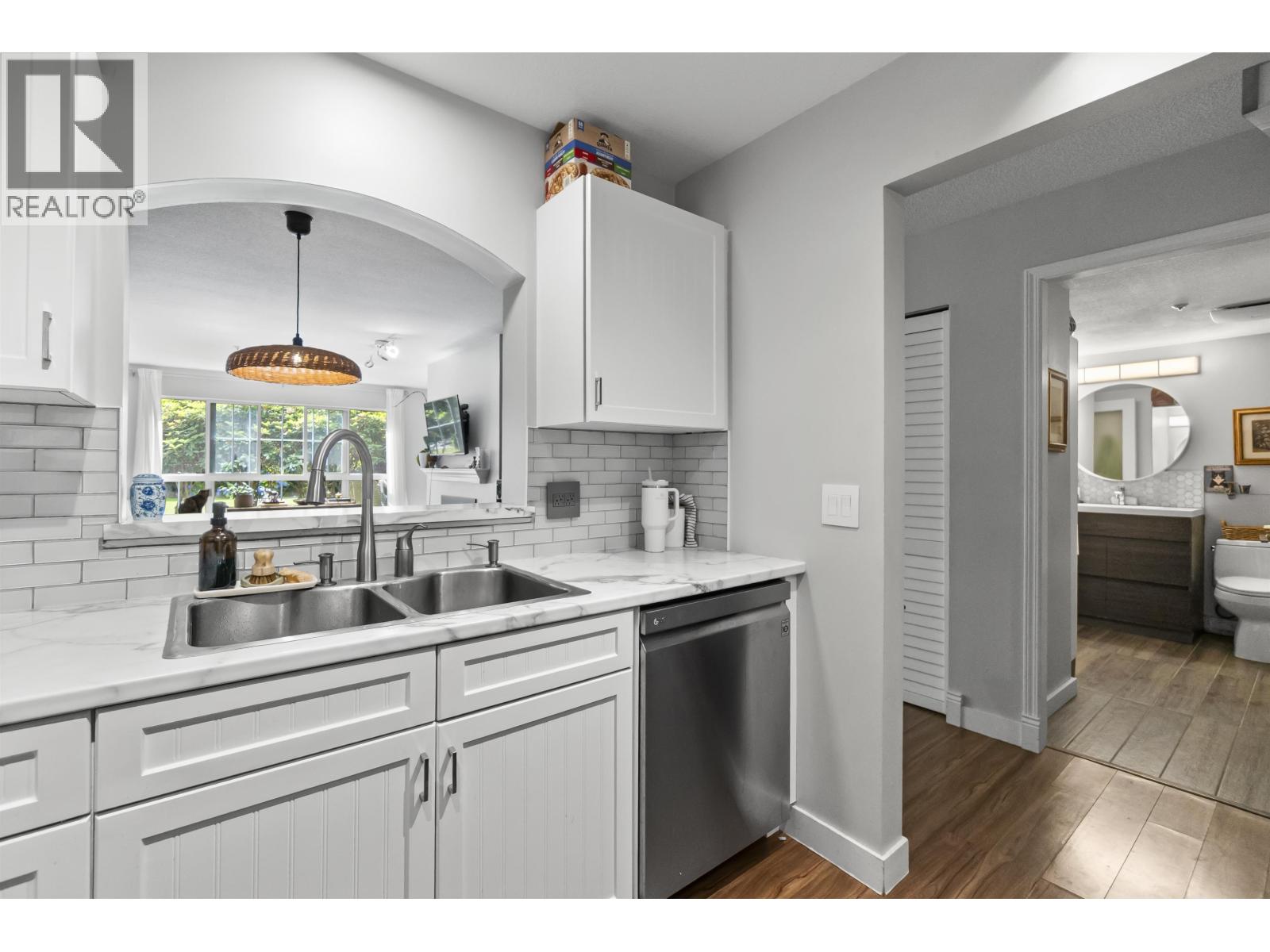 112 2970 Princess Crescent Property Photo 16