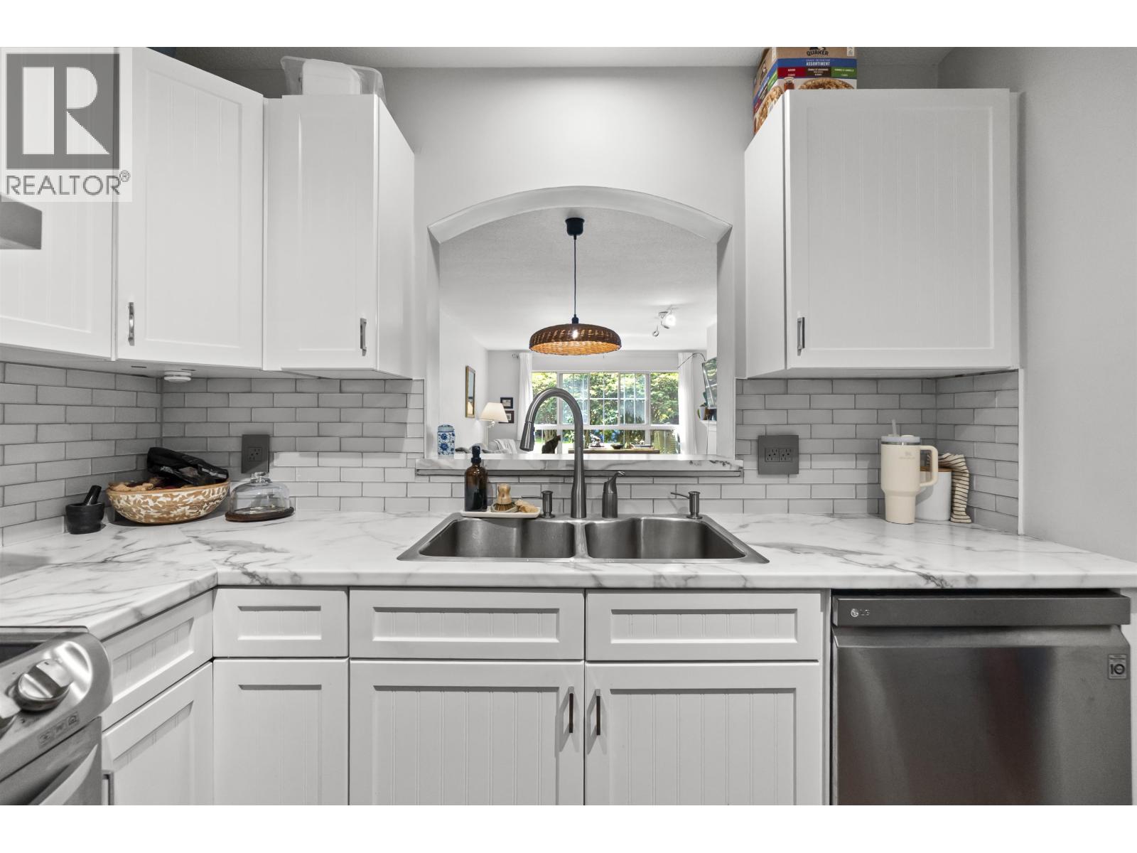 112 2970 Princess Crescent Property Photo 17