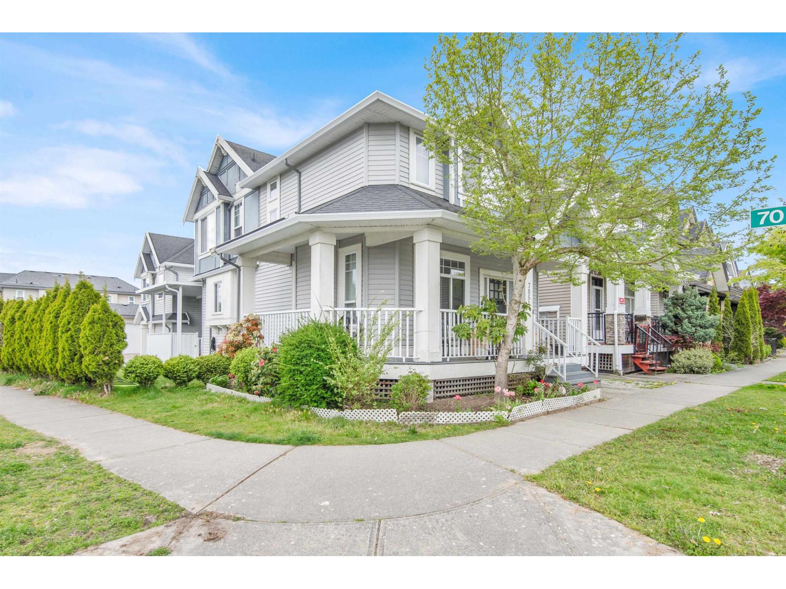 7051 144b Street Property Photo 2