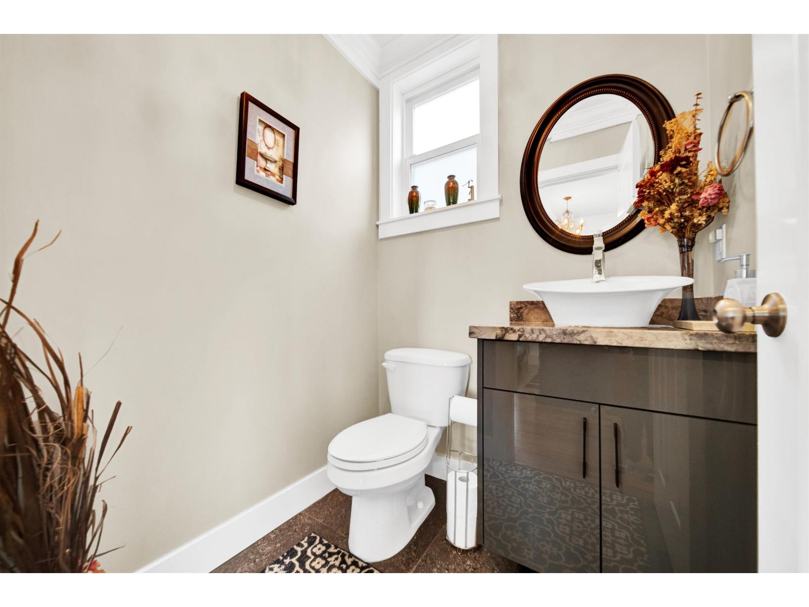 7051 144b Street Property Photo 6