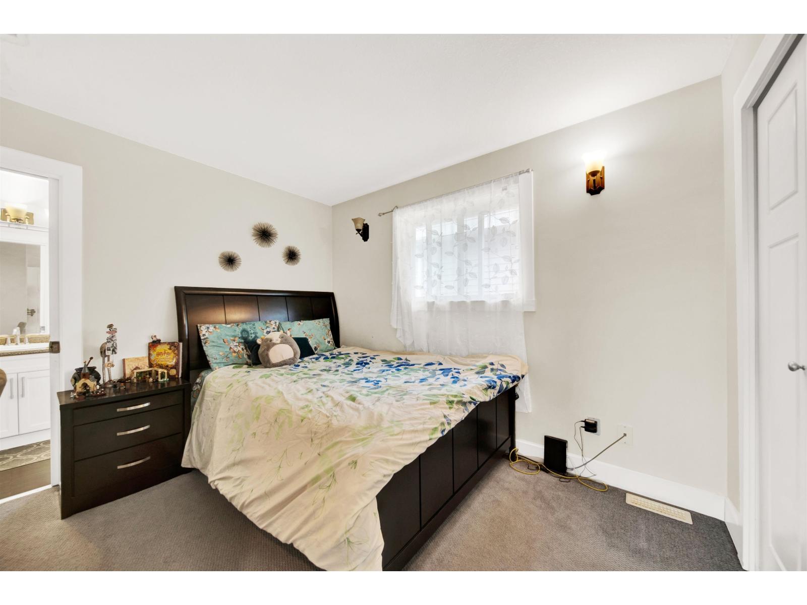 7051 144b Street Property Photo 18