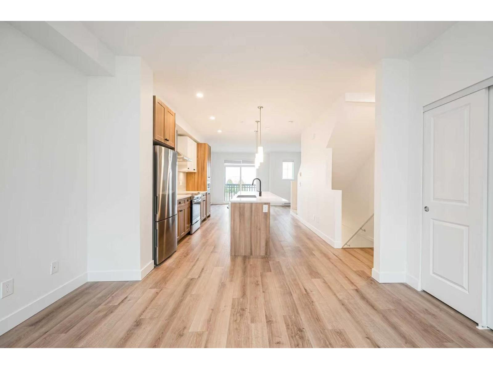 2 20487 65 Avenue Property Photo 5