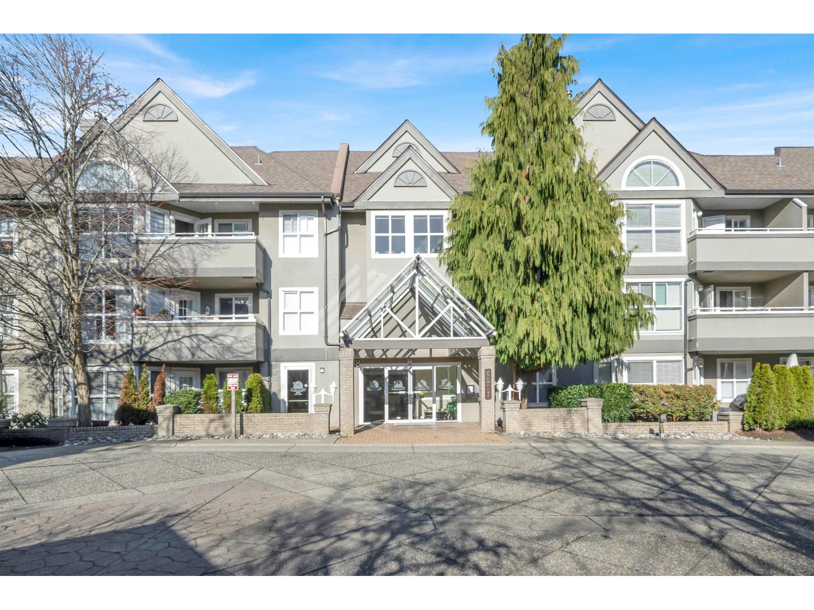 212 6557 121 STREET Property Photo 1
