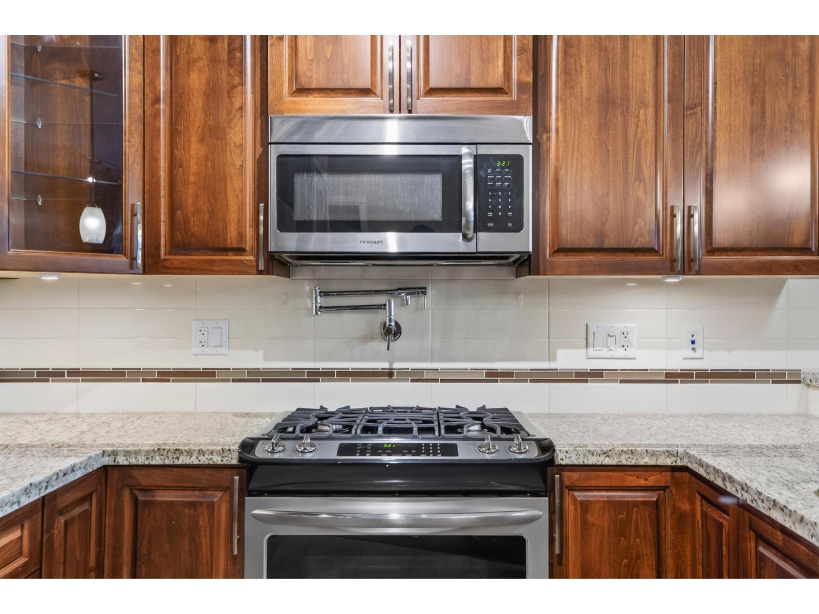 314 2860 Trethewey Street Property Photo 5