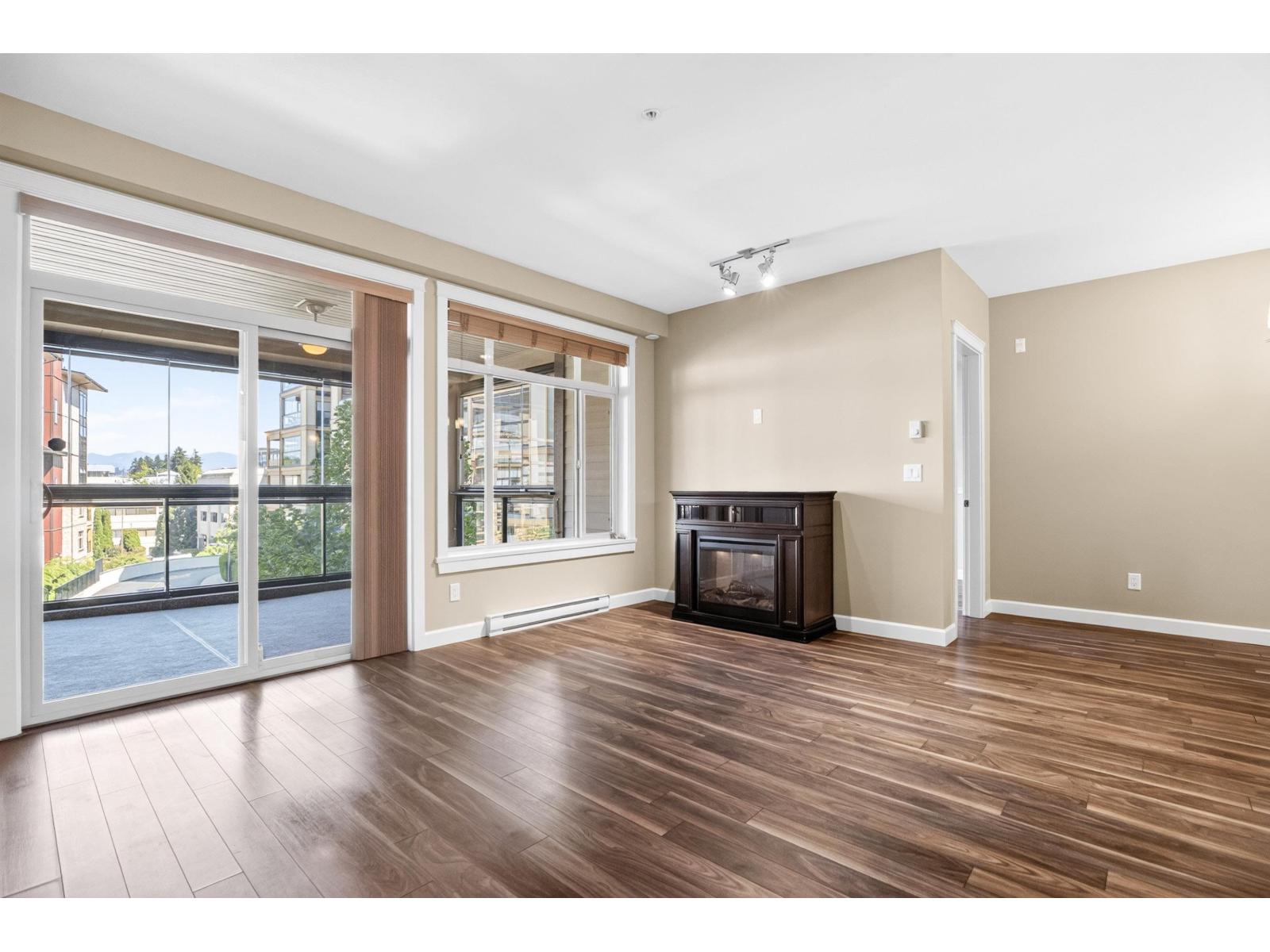 314 2860 Trethewey Street Property Photo 13