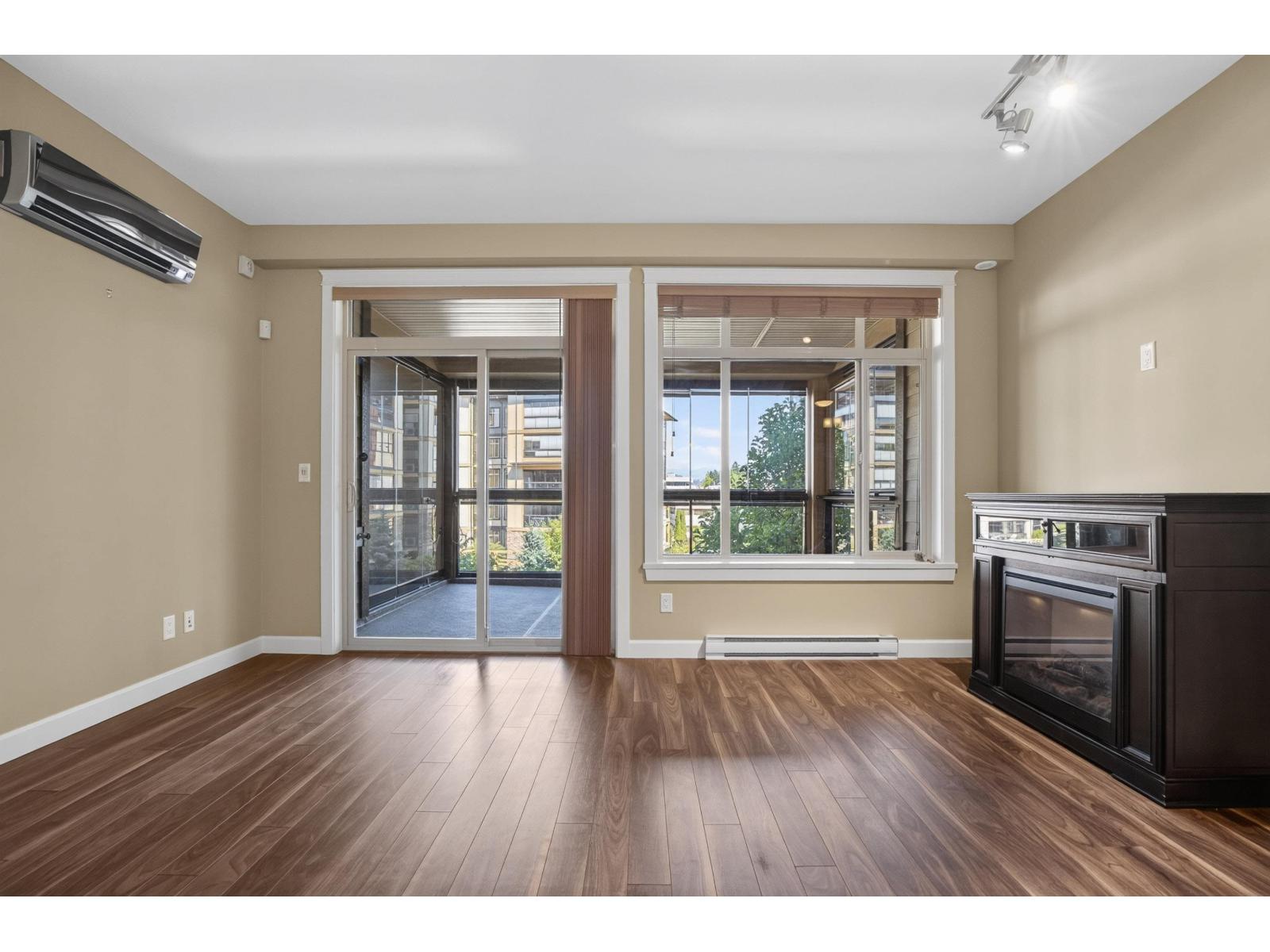 314 2860 Trethewey Street Property Photo 14