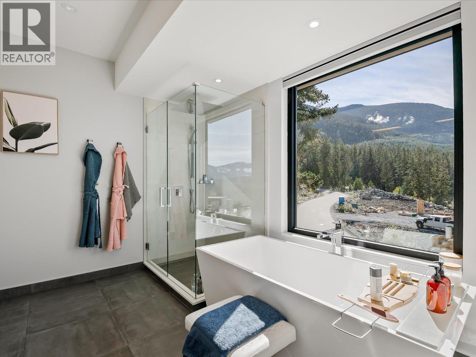 9292 Steller's Way Property Photo 10